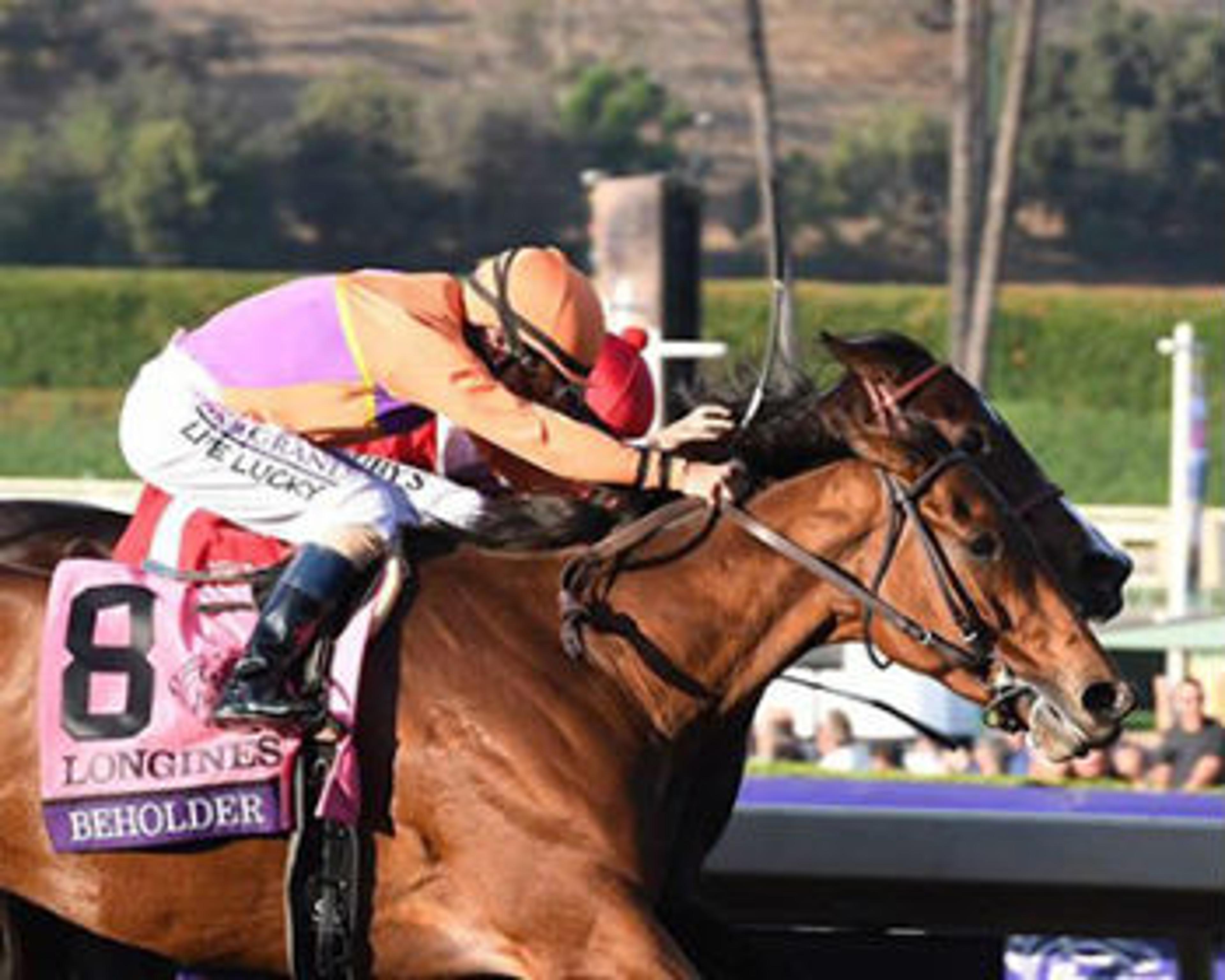 Beholder, aos seis anos, levanta a Breeders Cup Distaff