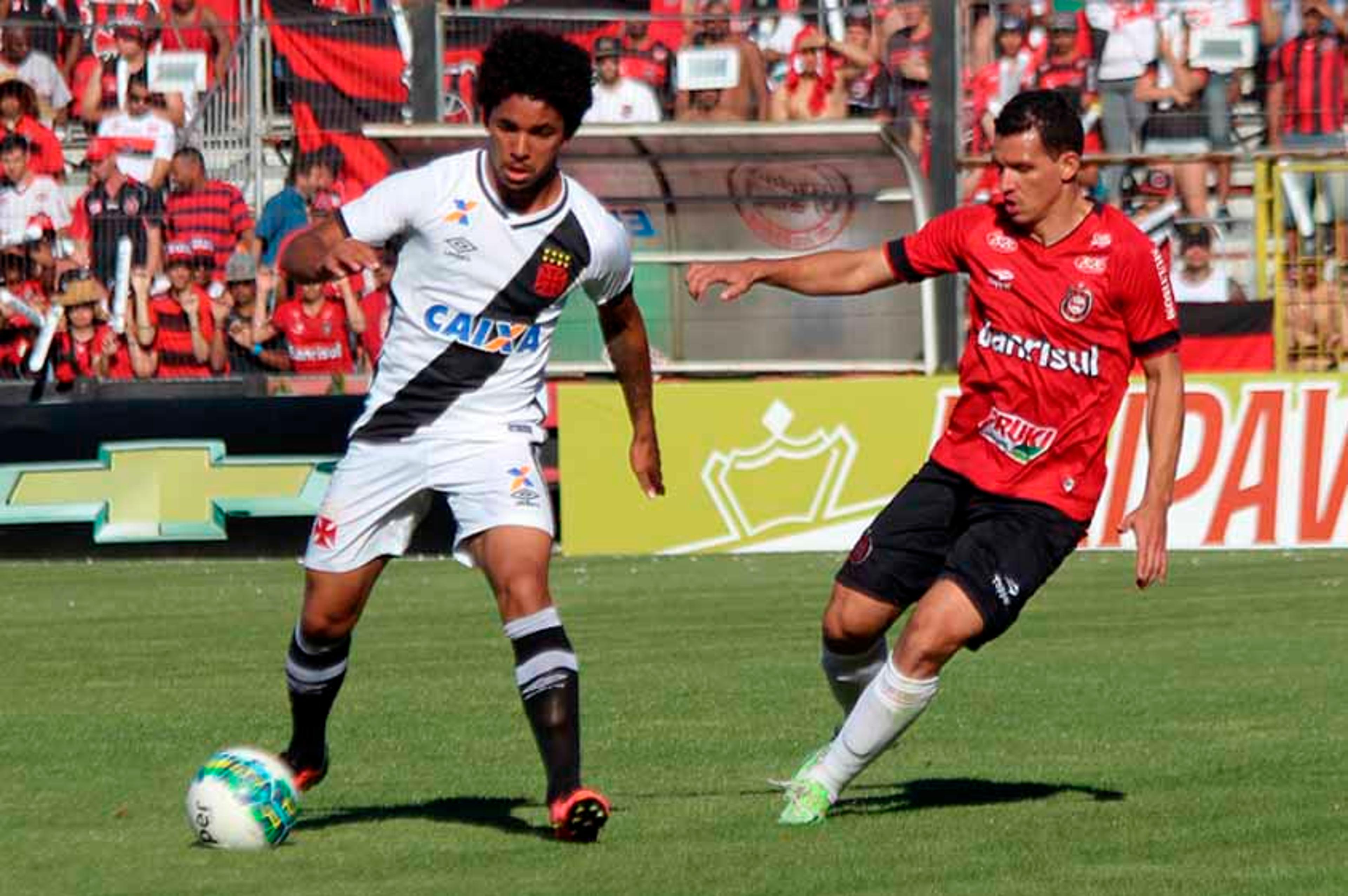 ATUAÇÕES: Douglas é o único destaque em derrota do Vasco. Veja!