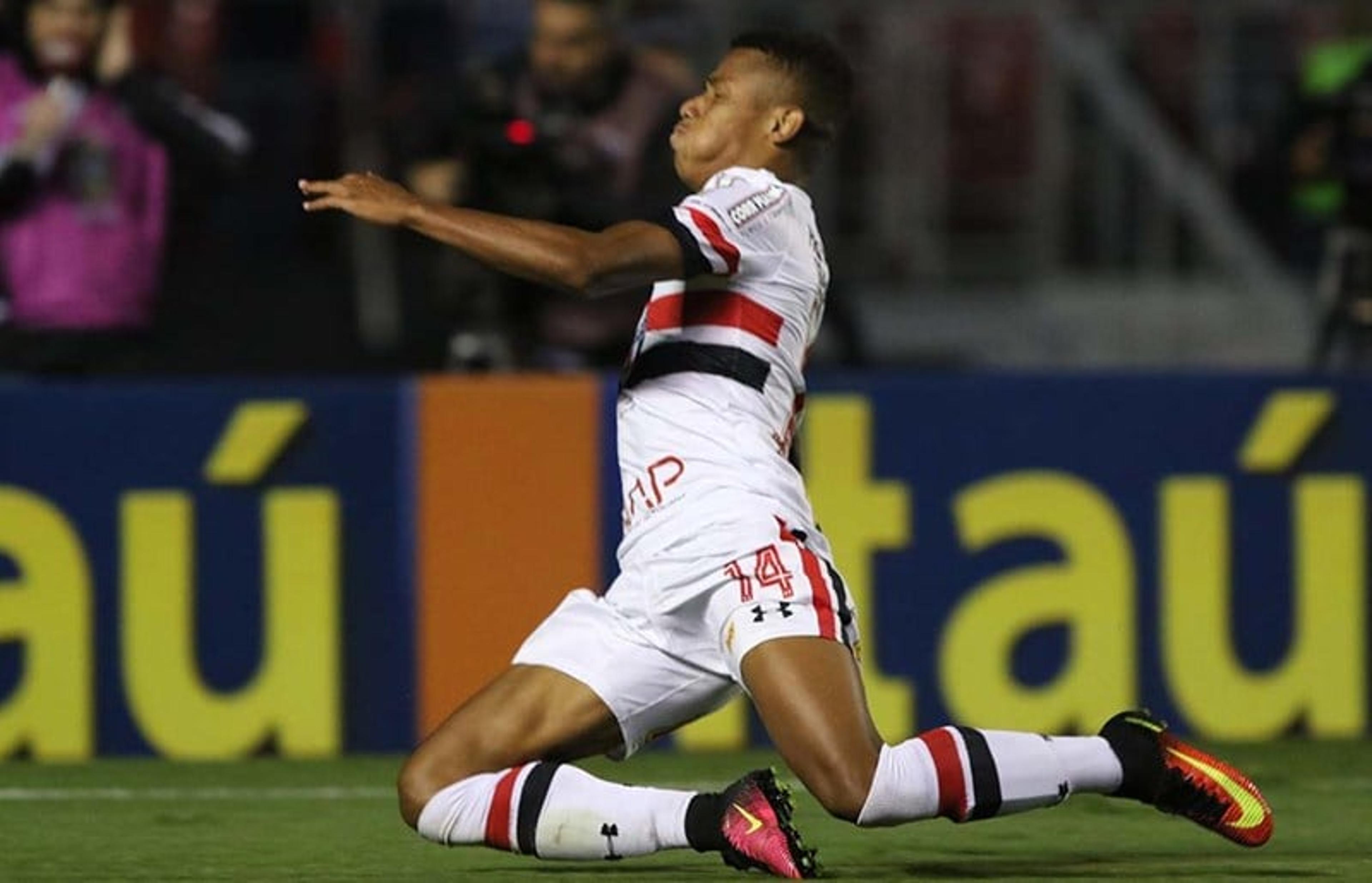 David Neres valoriza papel tático e emoção por gol em primeiro clássico