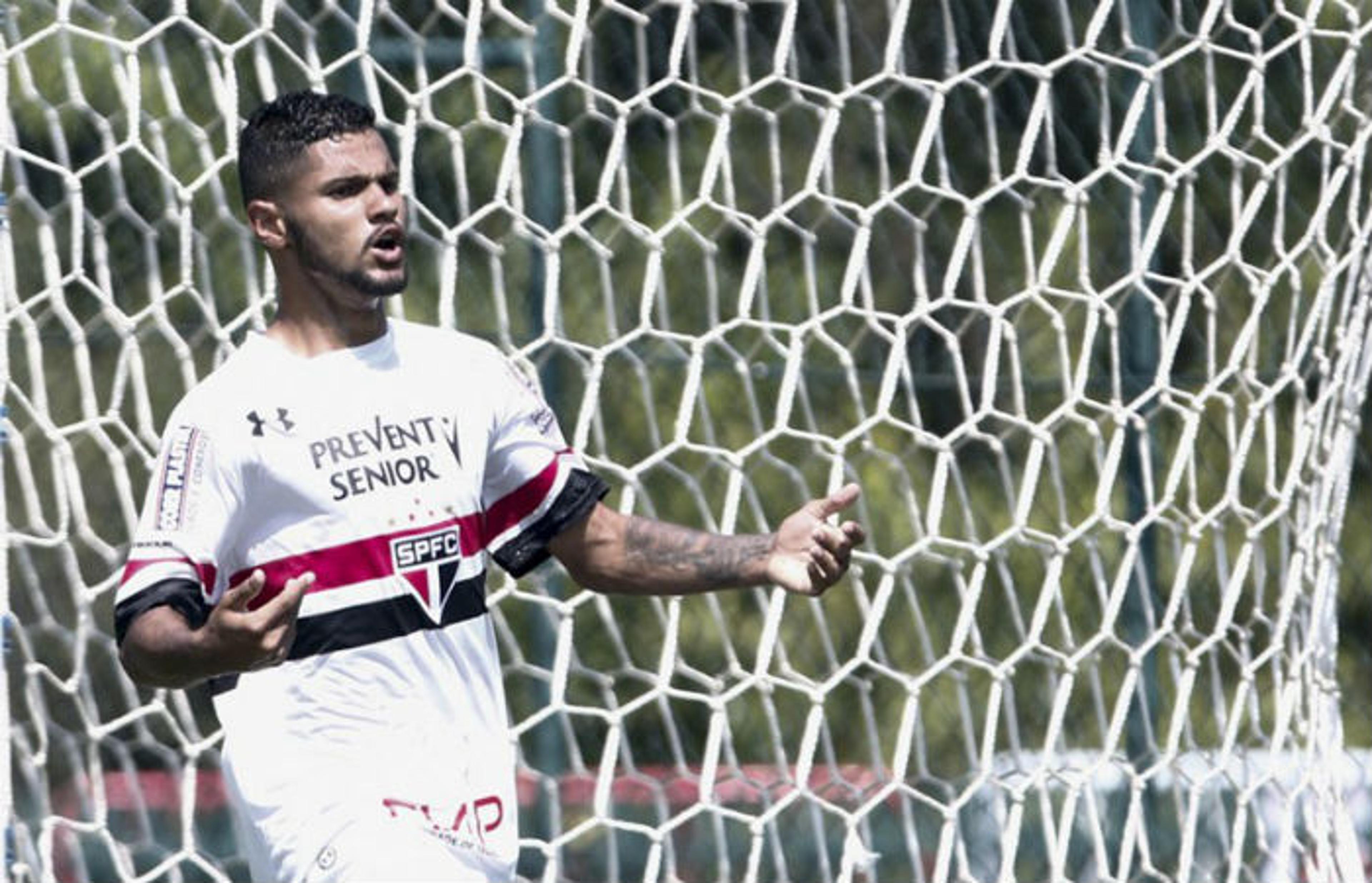 Promovido, Caíque faz primeiro treino com Rogério Ceni no São Paulo