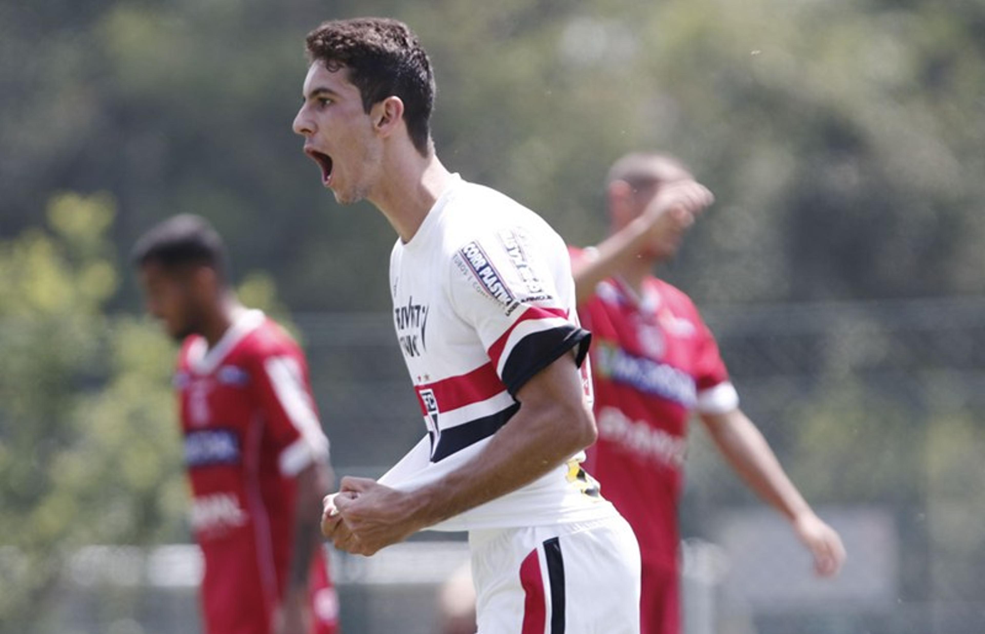 De Capivari à Flórida, vida de meia do São Paulo muda em quatro dias