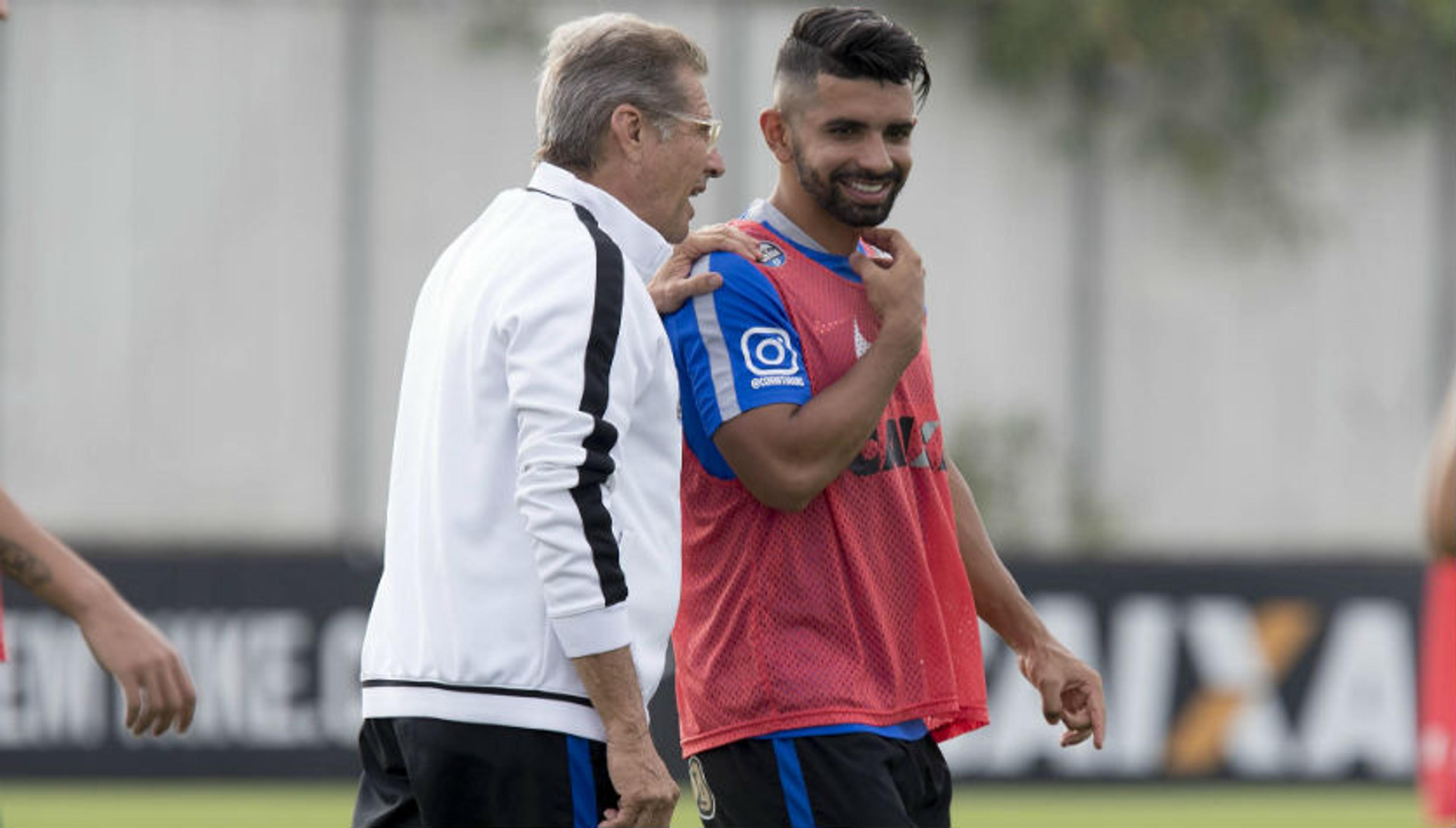 Antes de ‘decisão’, Guilherme brilha e Giovanni treina na lateral do Timão