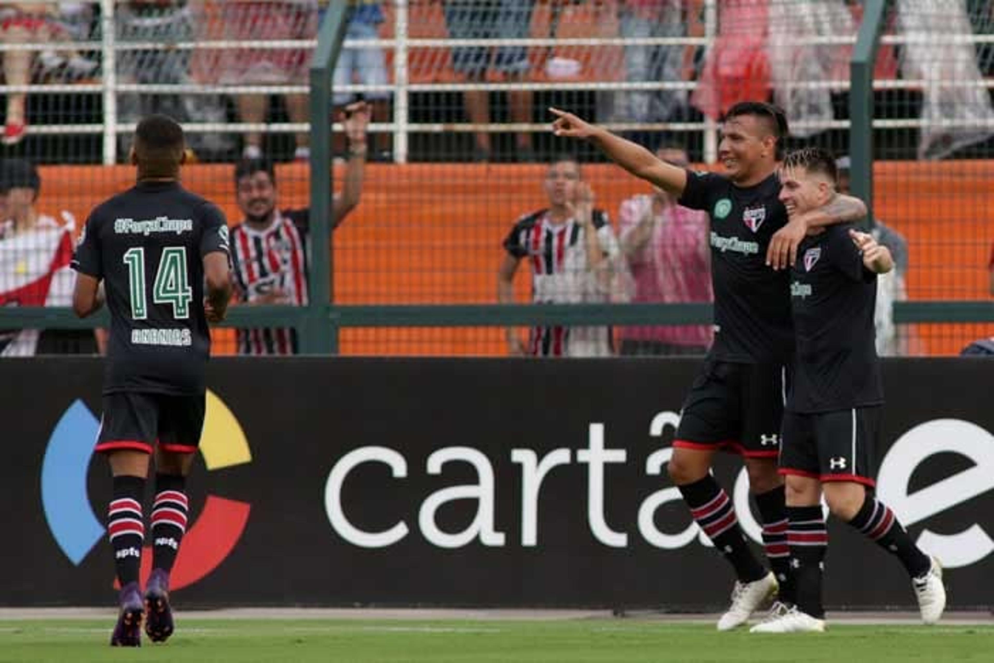 São Paulo inicia leilão de camisas em homenagem à Chapecoense