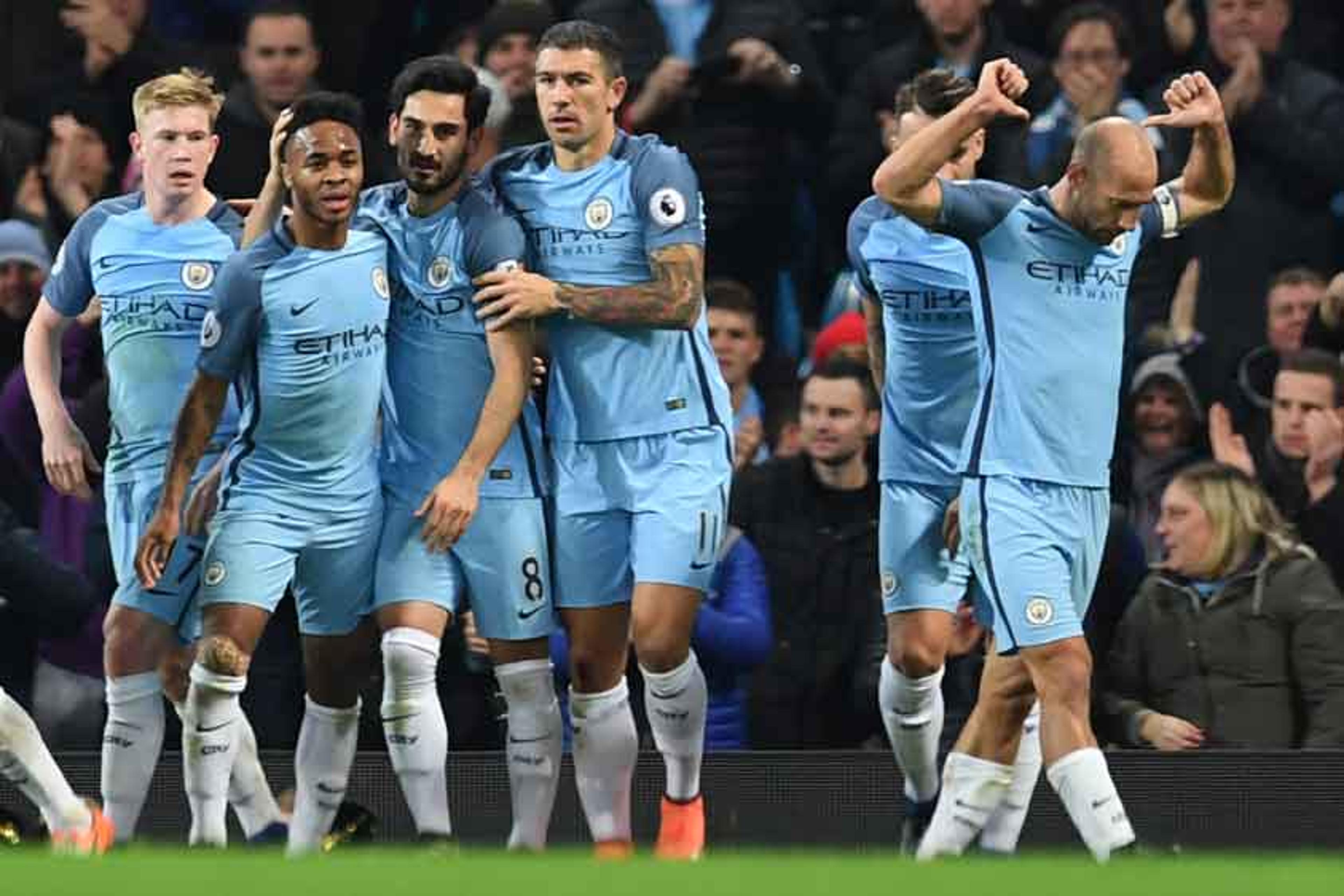 Manchester City vence o Watford; United supera o Palace fora de casa