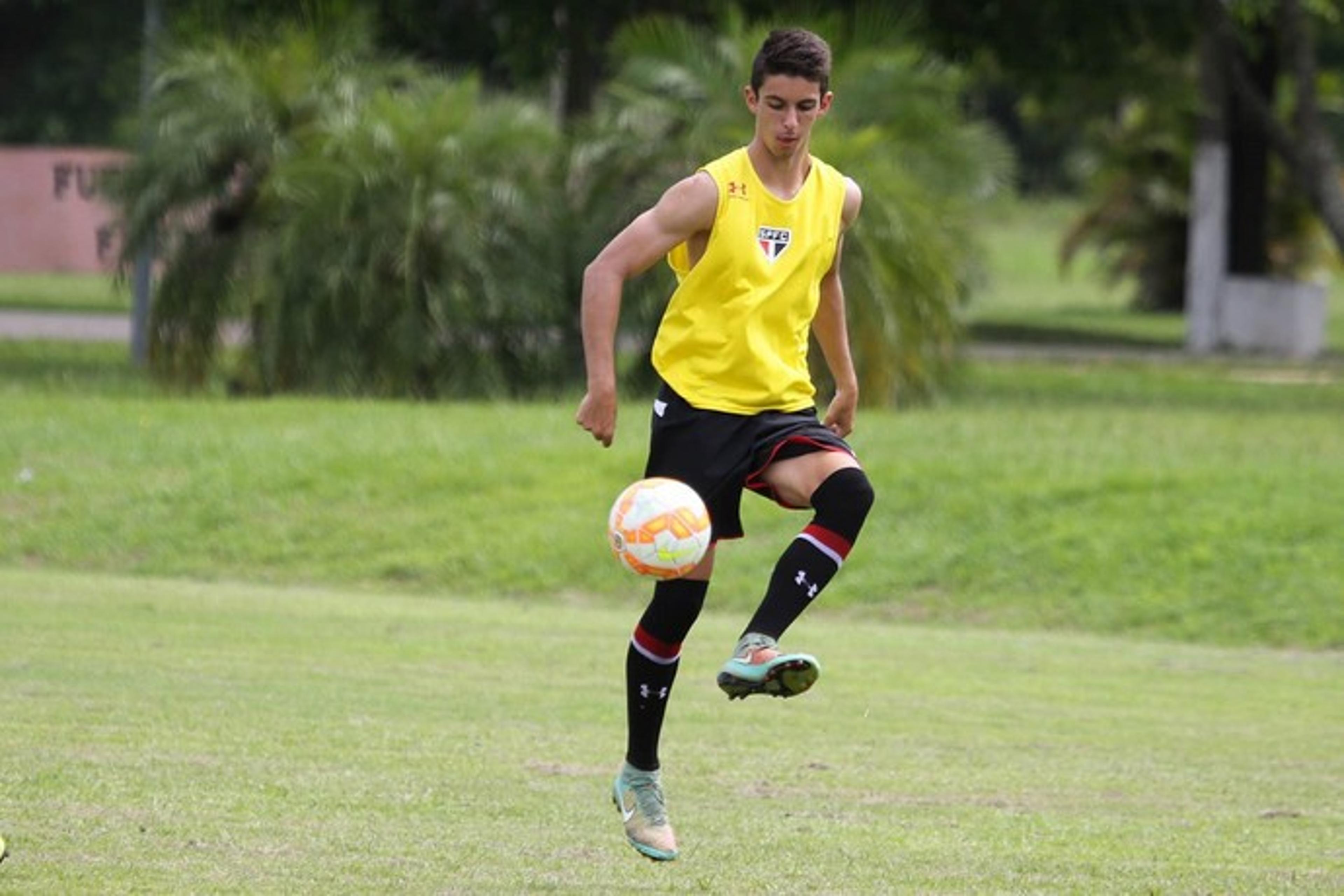 Shaylon é chamado para Seleção sub-20, mas São Paulo não deve liberar