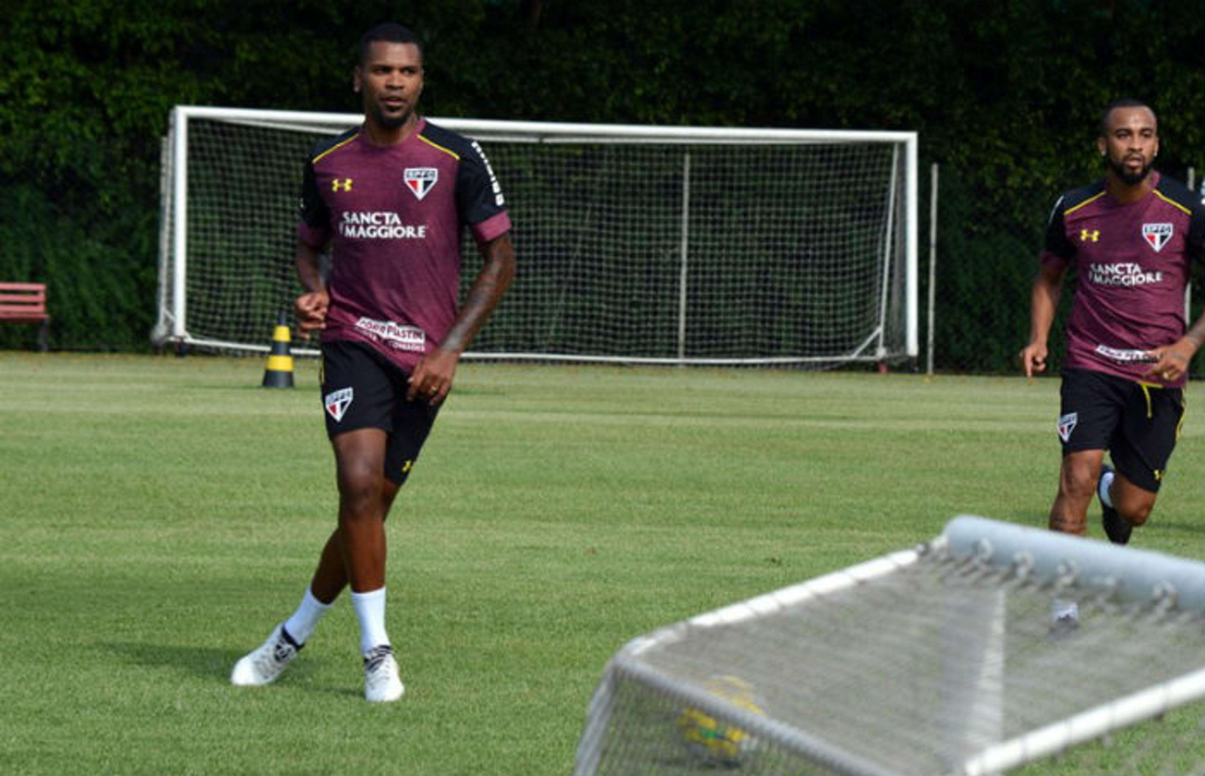 Gripe tira Breno de treino e São Paulo deve ter zaga inédita no Allianz