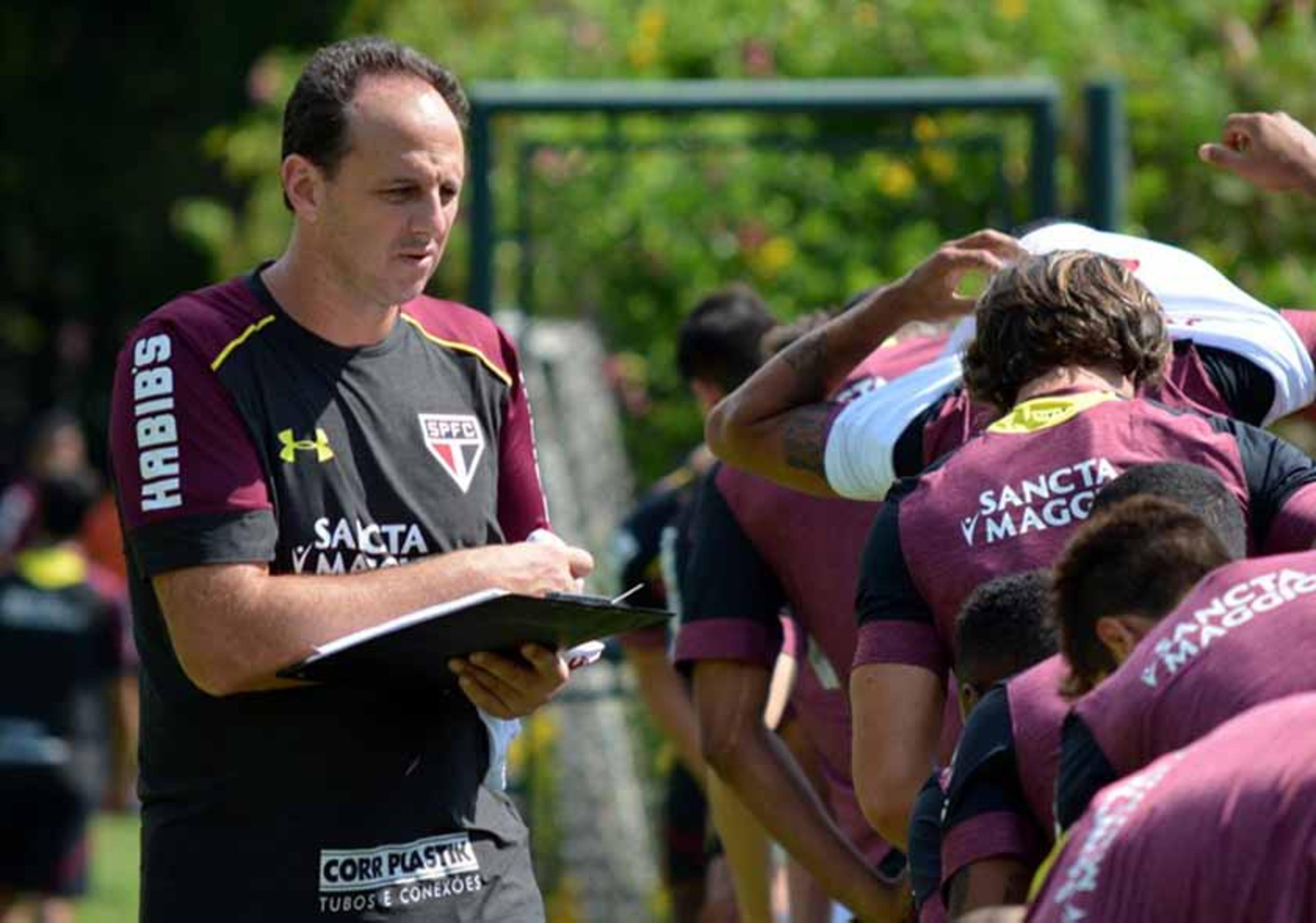 ‘Eu quero ver gol’: Ceni prepara ataque do São Paulo em treino