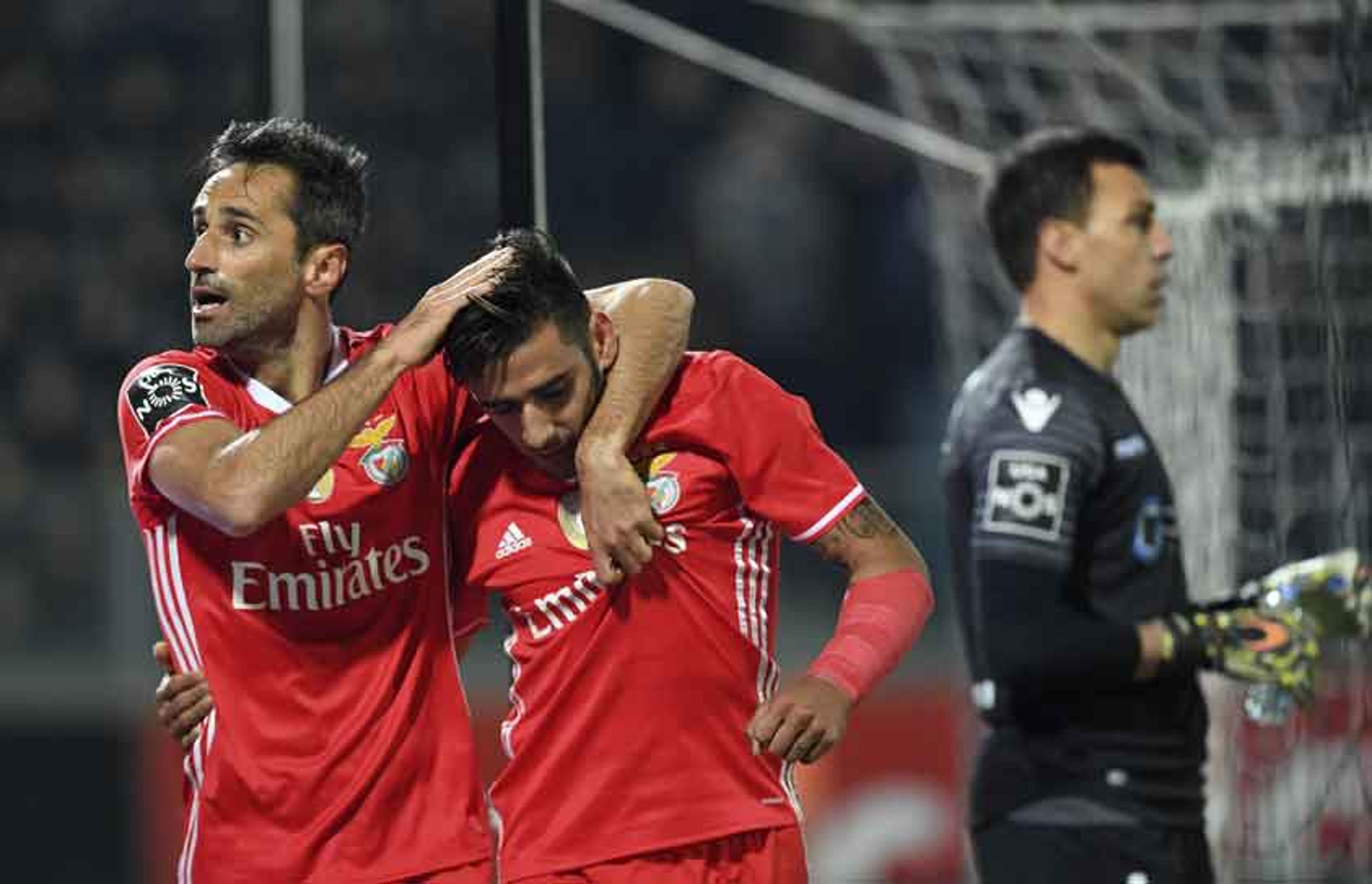 Jonas marca, Benfica vence e dispara na liderança do Português