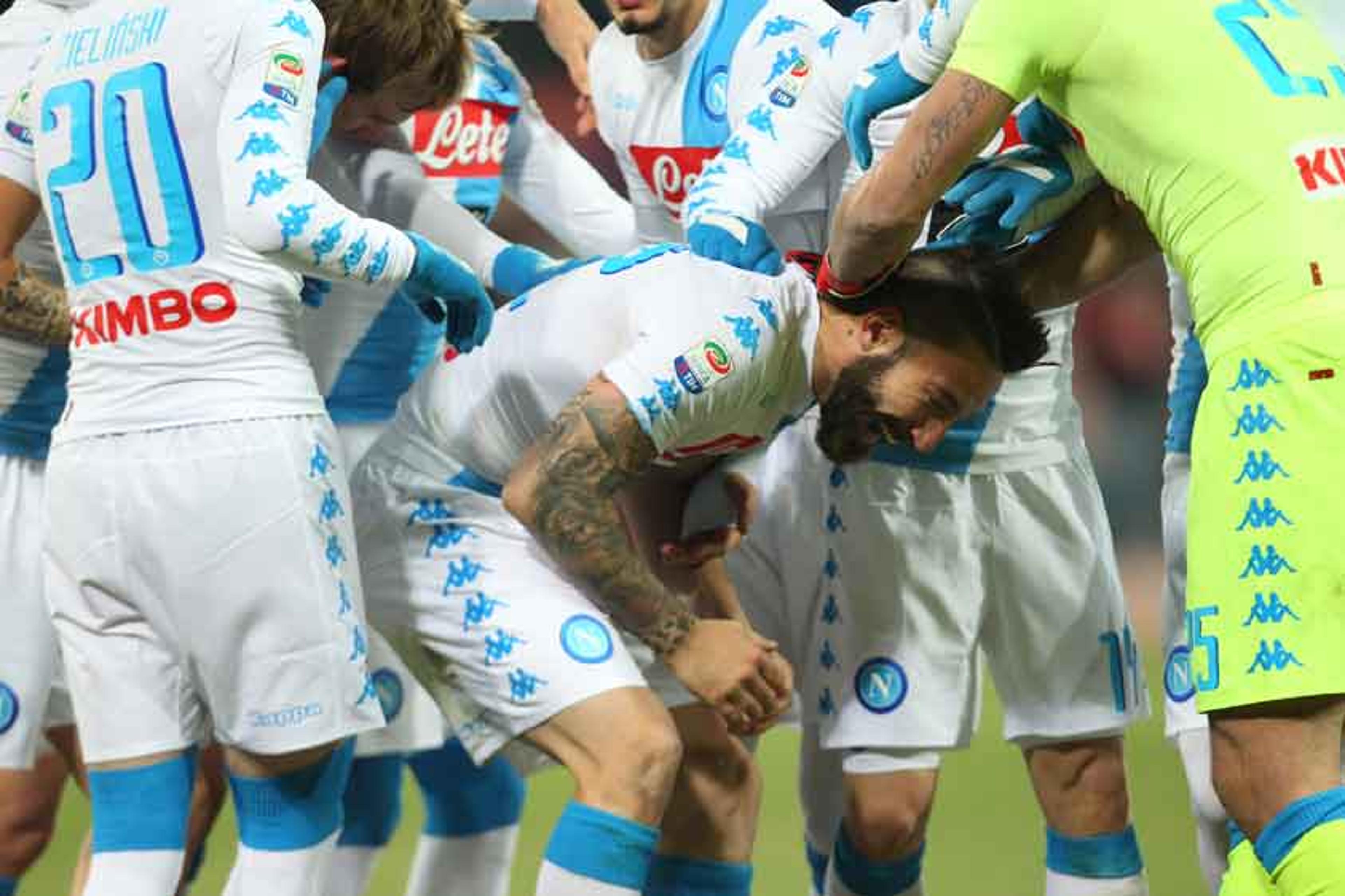 Zagueiro marca aos 49 e garante vitória do Napoli no Italiano