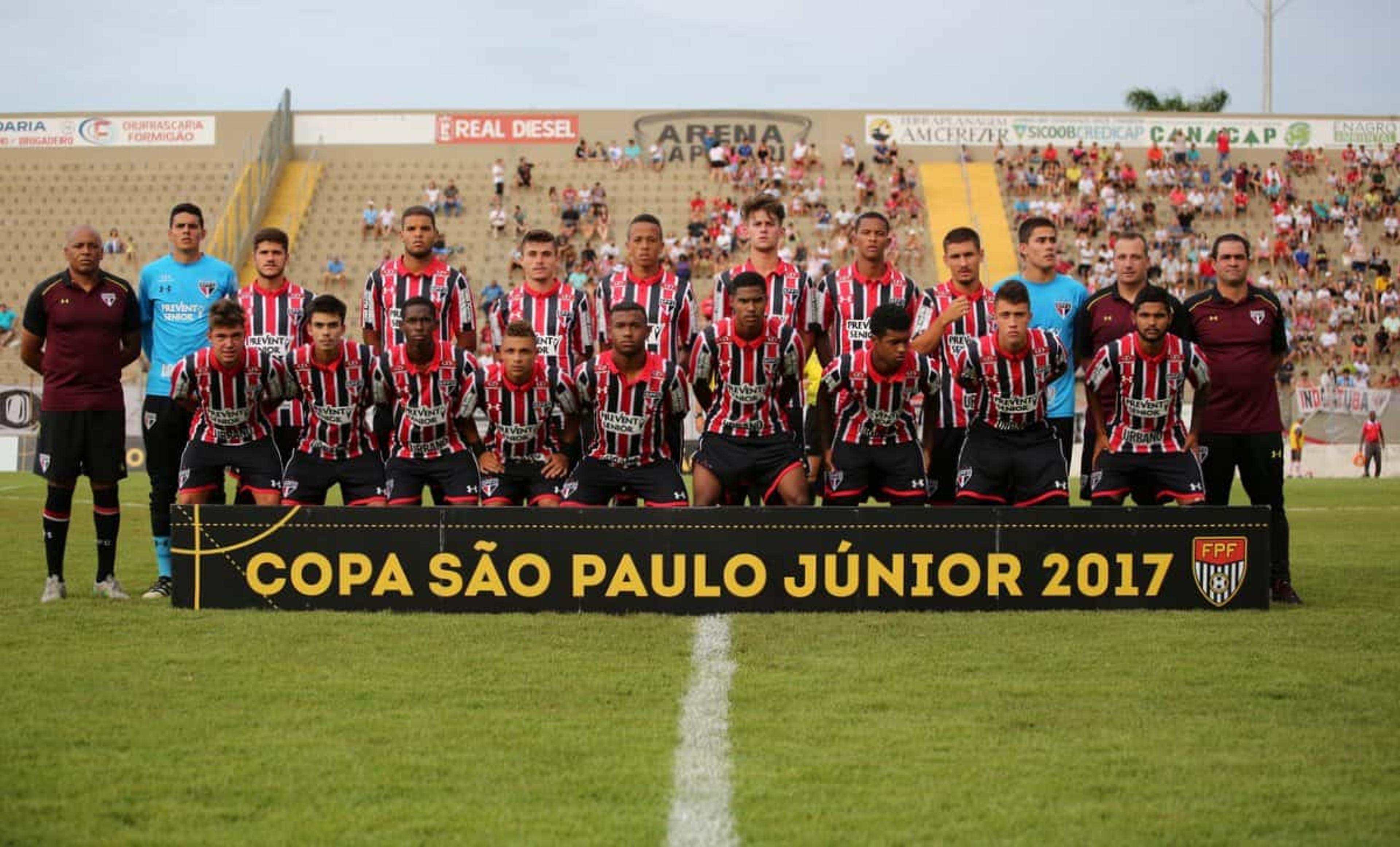 Com reservas, São Paulo vence, avança na Copinha e encara a Chape