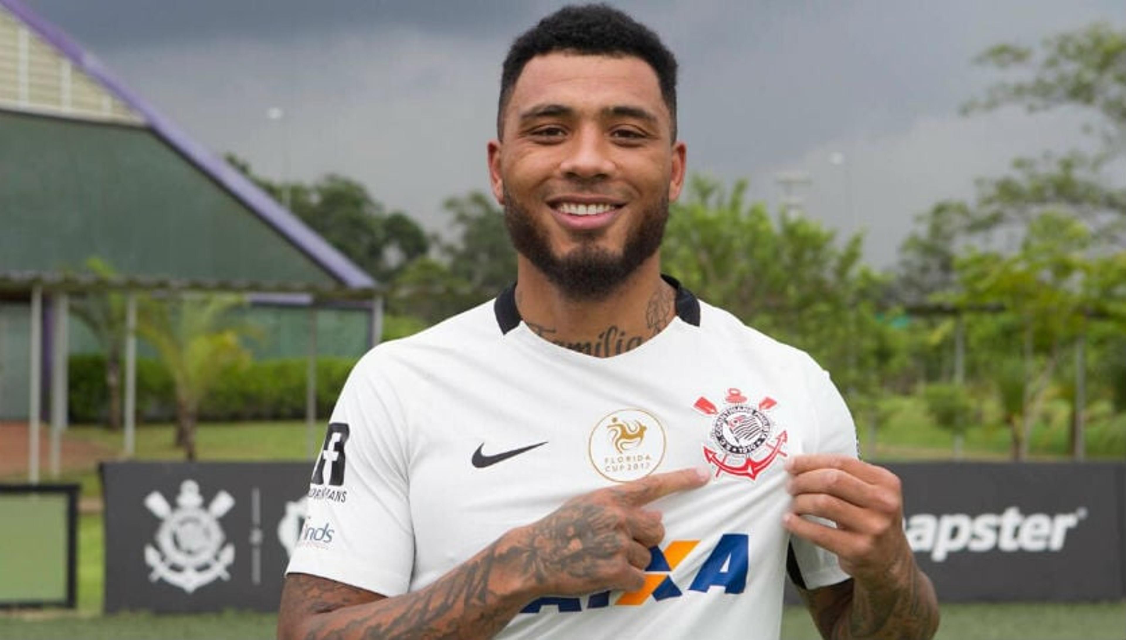 Amigo de Felipe Melo? Kazim brinca: ‘Se meu irmão jogar de verde eu bato’