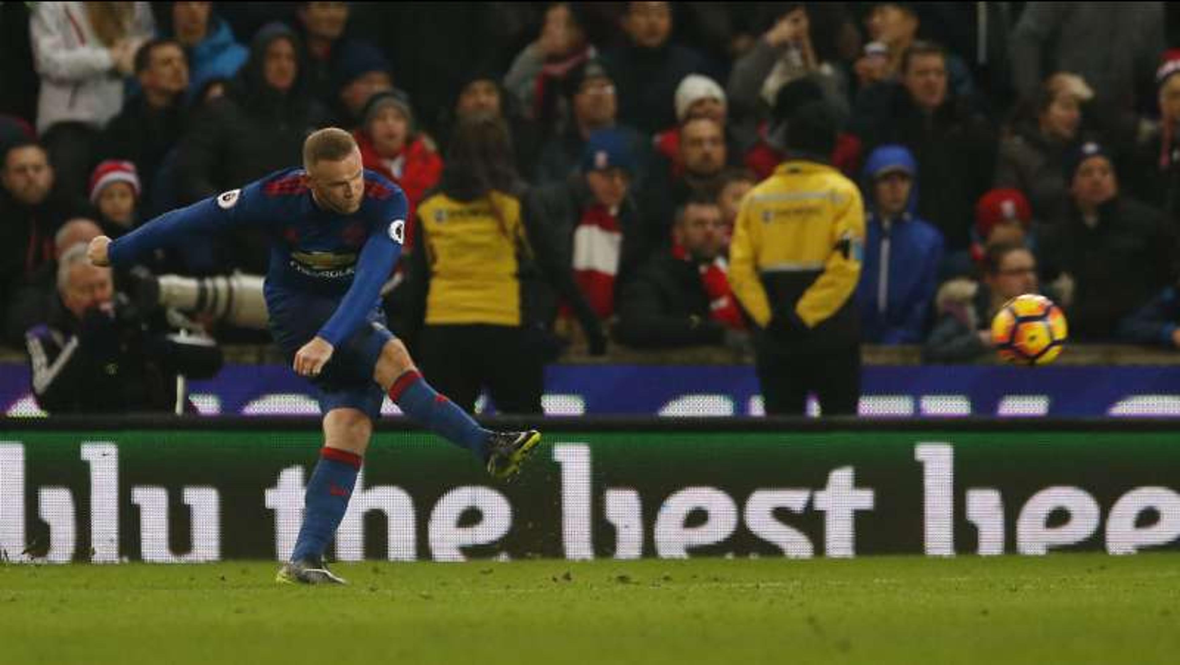 Rooney marca, ultrapassa lenda, mas Manchester United só empata