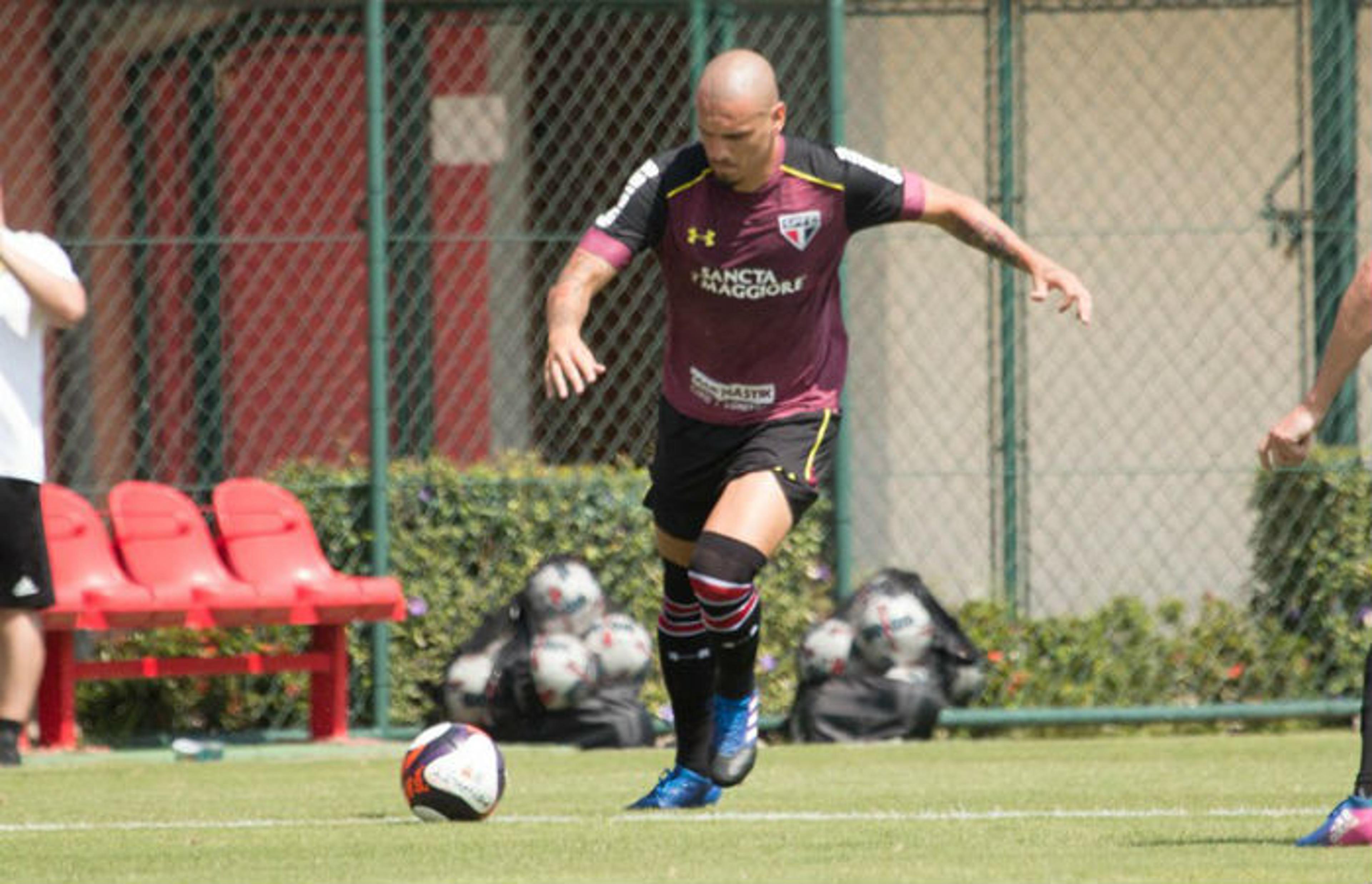 Maicon vira dúvida no São Paulo para pegar o Santo André