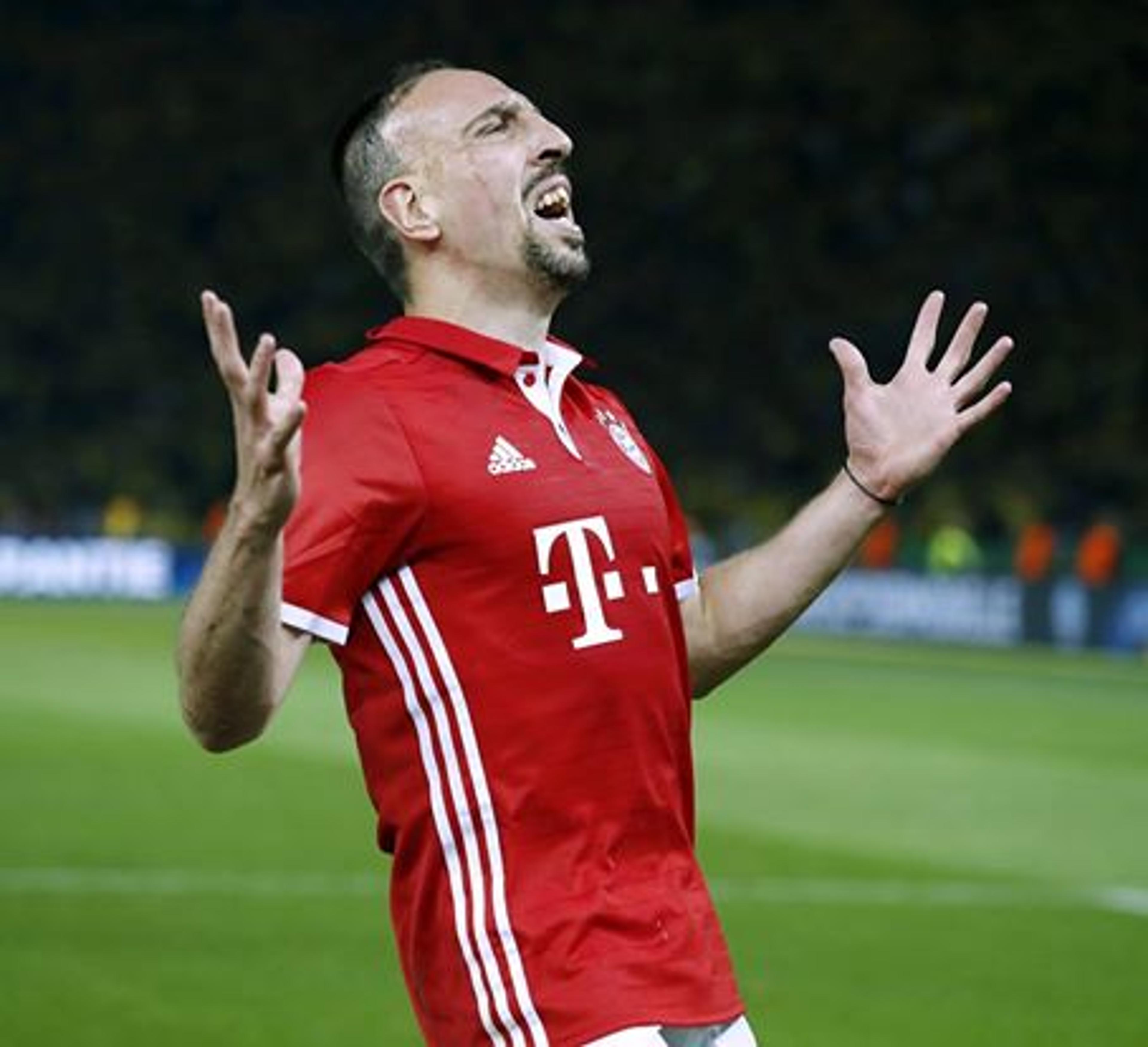 Ribéry sofre lesão muscular e pode perder duelo contra o Arsenal