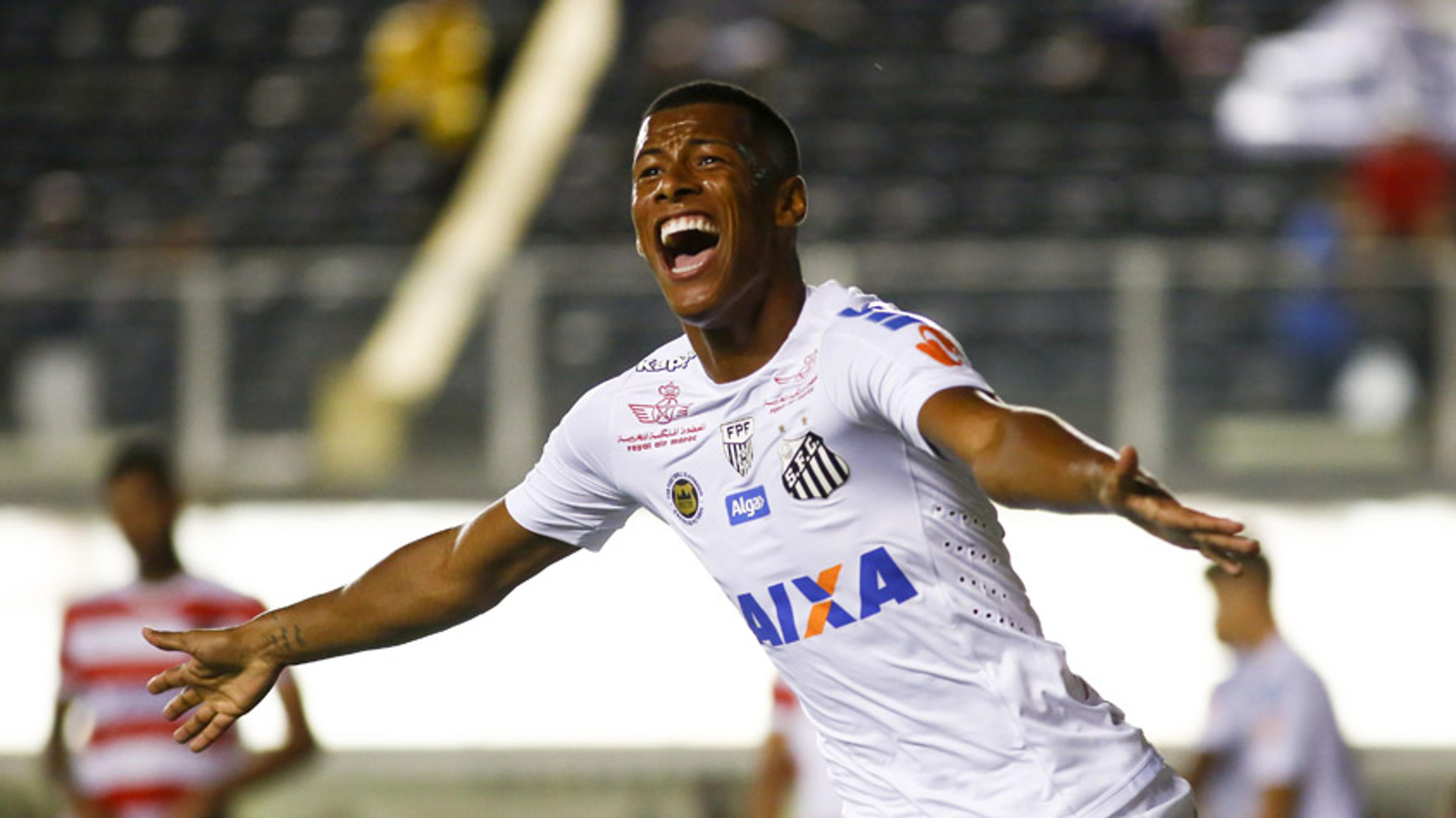 ‘Meu futebol é alegria’: Arthur Gomes mostra a cara em goleada do Santos