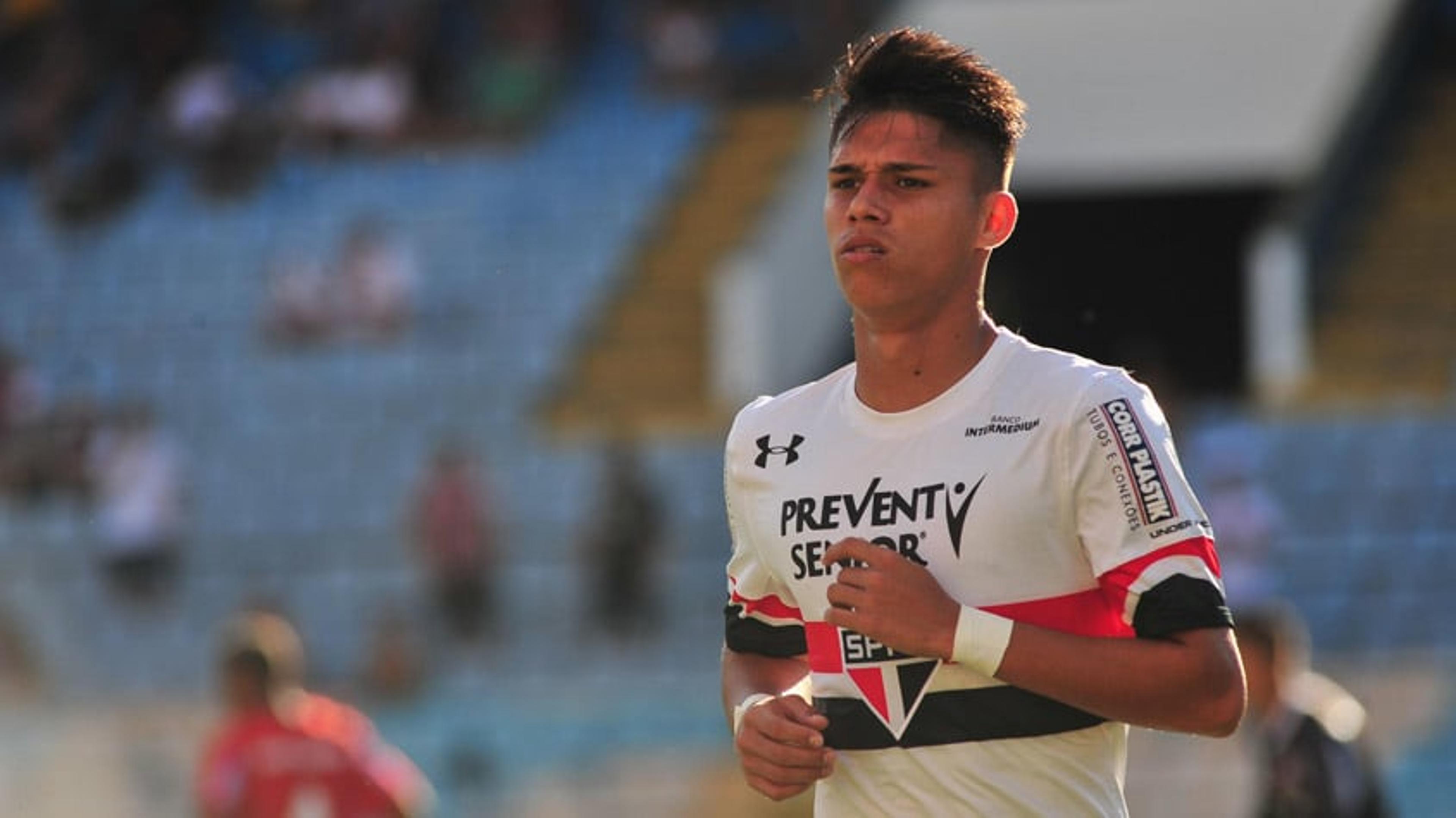 São Paulo tem novas camisas para 2017 prontas, mas faz mistério