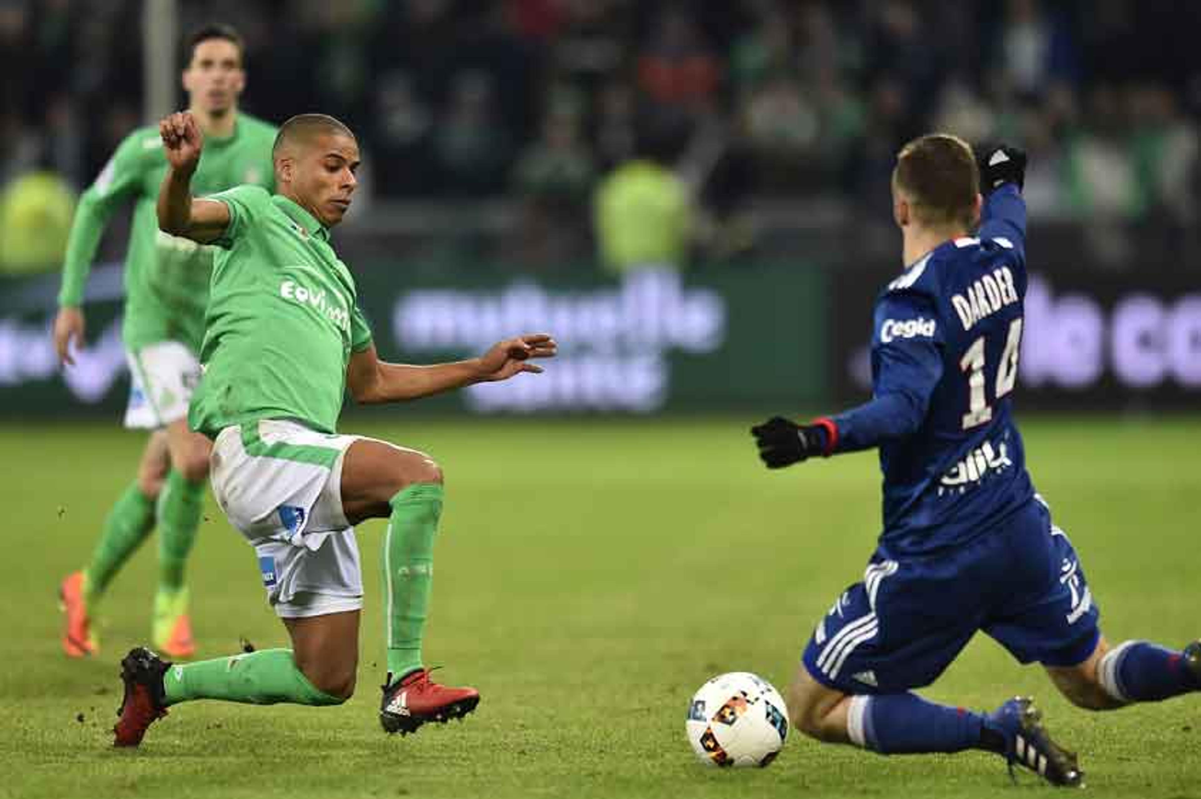 Saint-Étienne bate o Lyon e acirra briga por vaga na Liga Europa