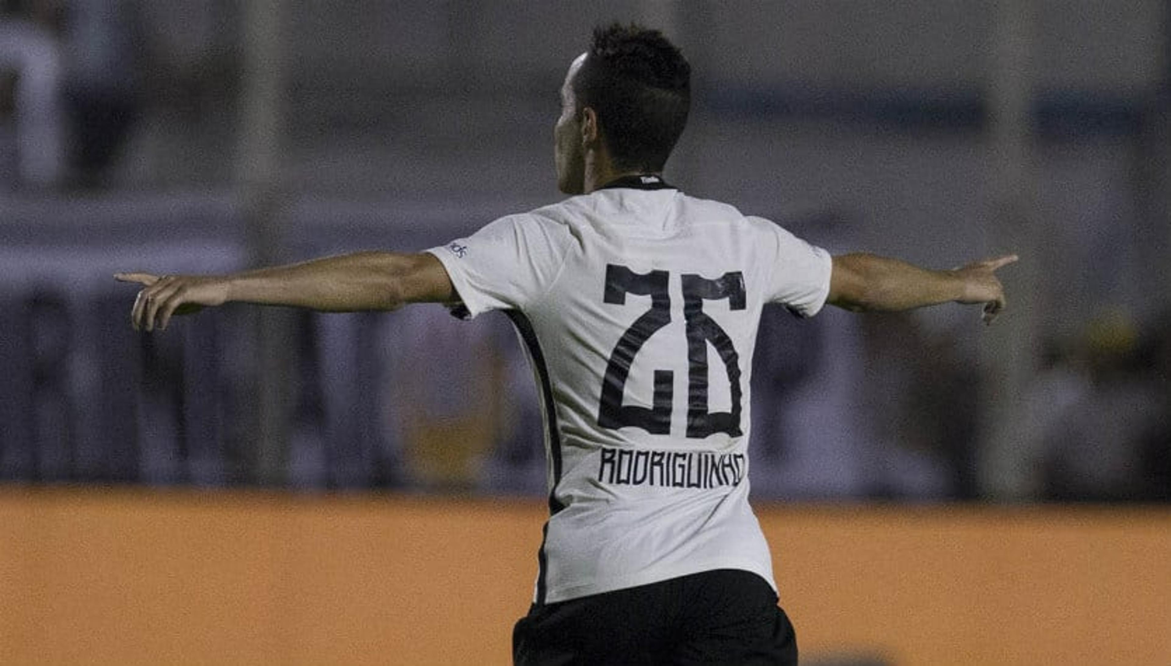 Rodriguinho conserta ‘defeitos’ e vive momento de artilheiro no Corinthians