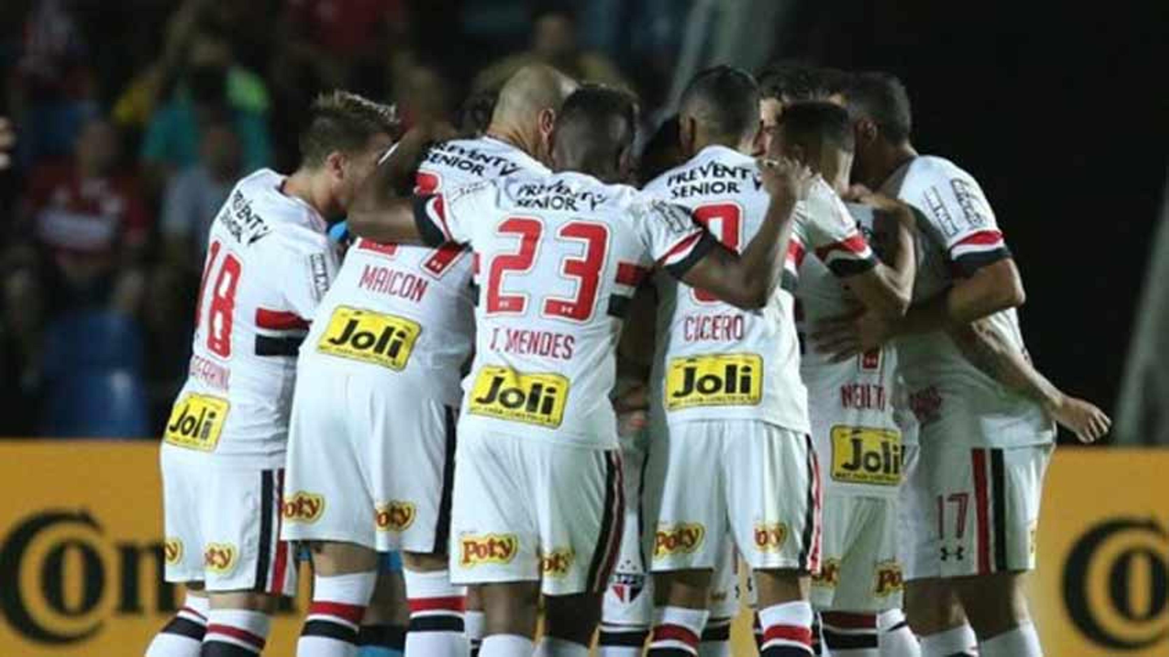 Econômico e com ‘resposta’ a Pratto, São Paulo vence Moto Club e avança