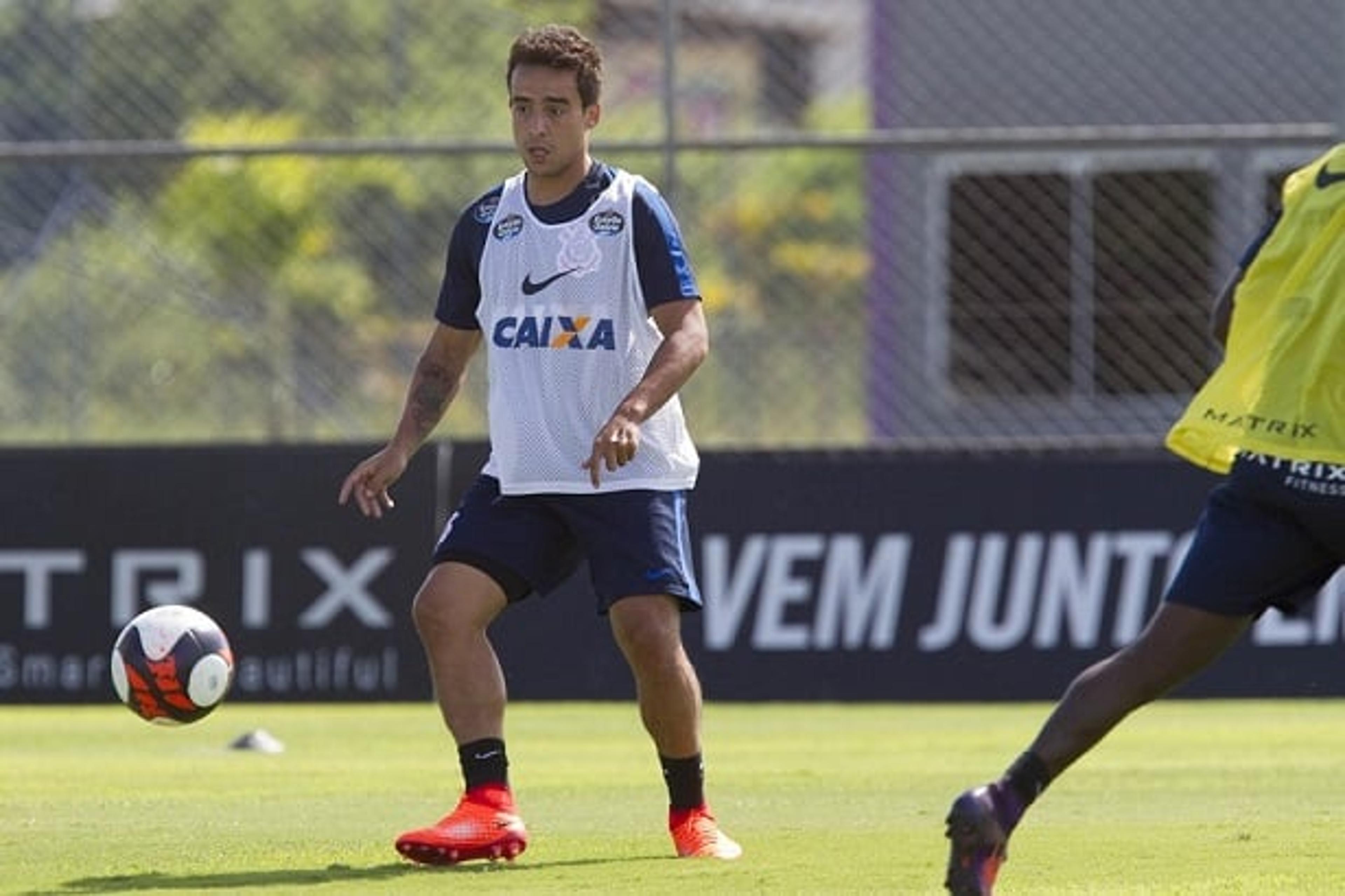 Ainda sem data para estrear, Jadson já é testado ‘à la 2015’ no Corinthians