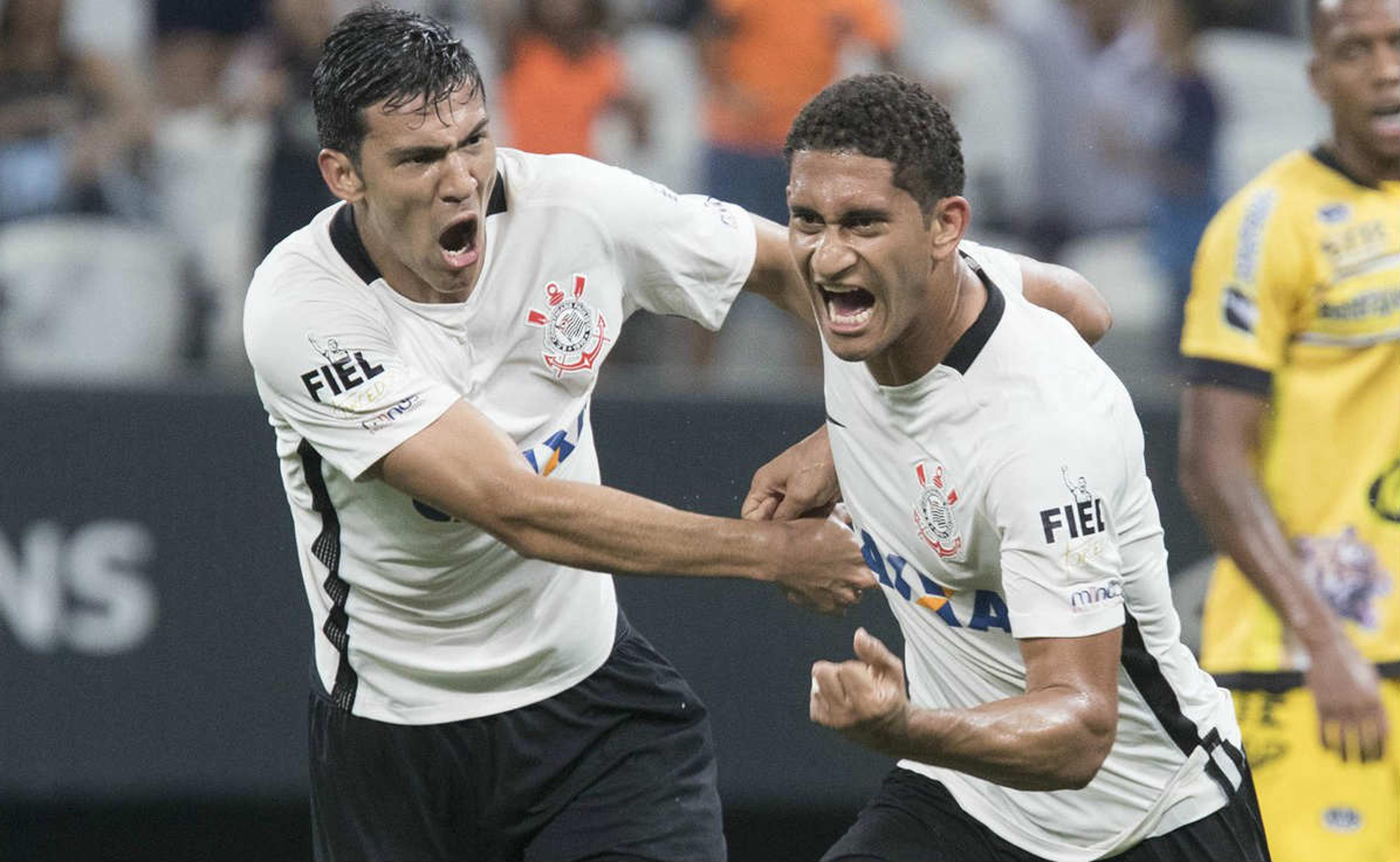 Corinthians não sofreu gols dez vezes no ano. Todas com Balbuena e Pablo