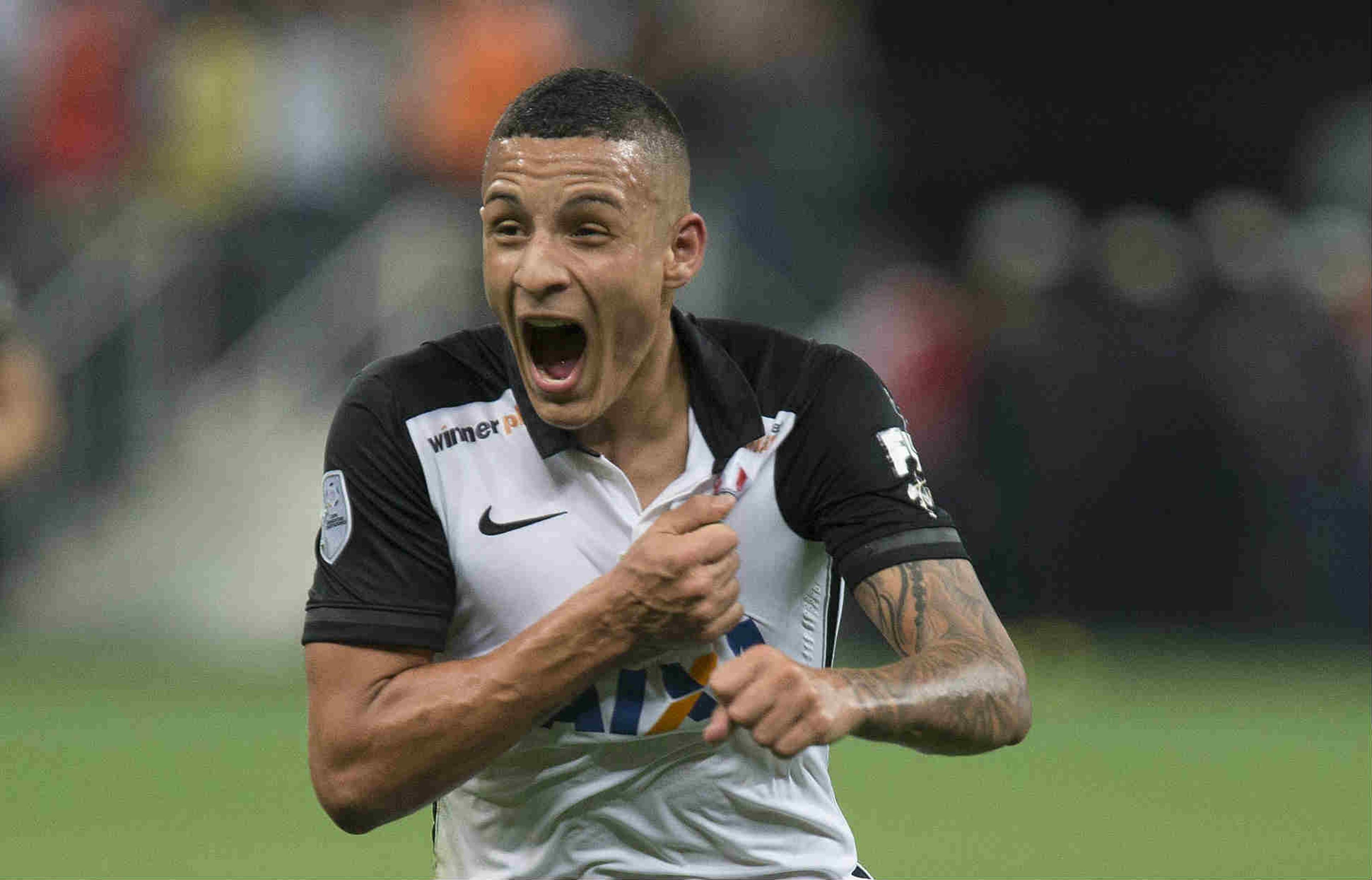 Aprendiz de campeões e agora titular, Arana vive nova fase no Corinthians