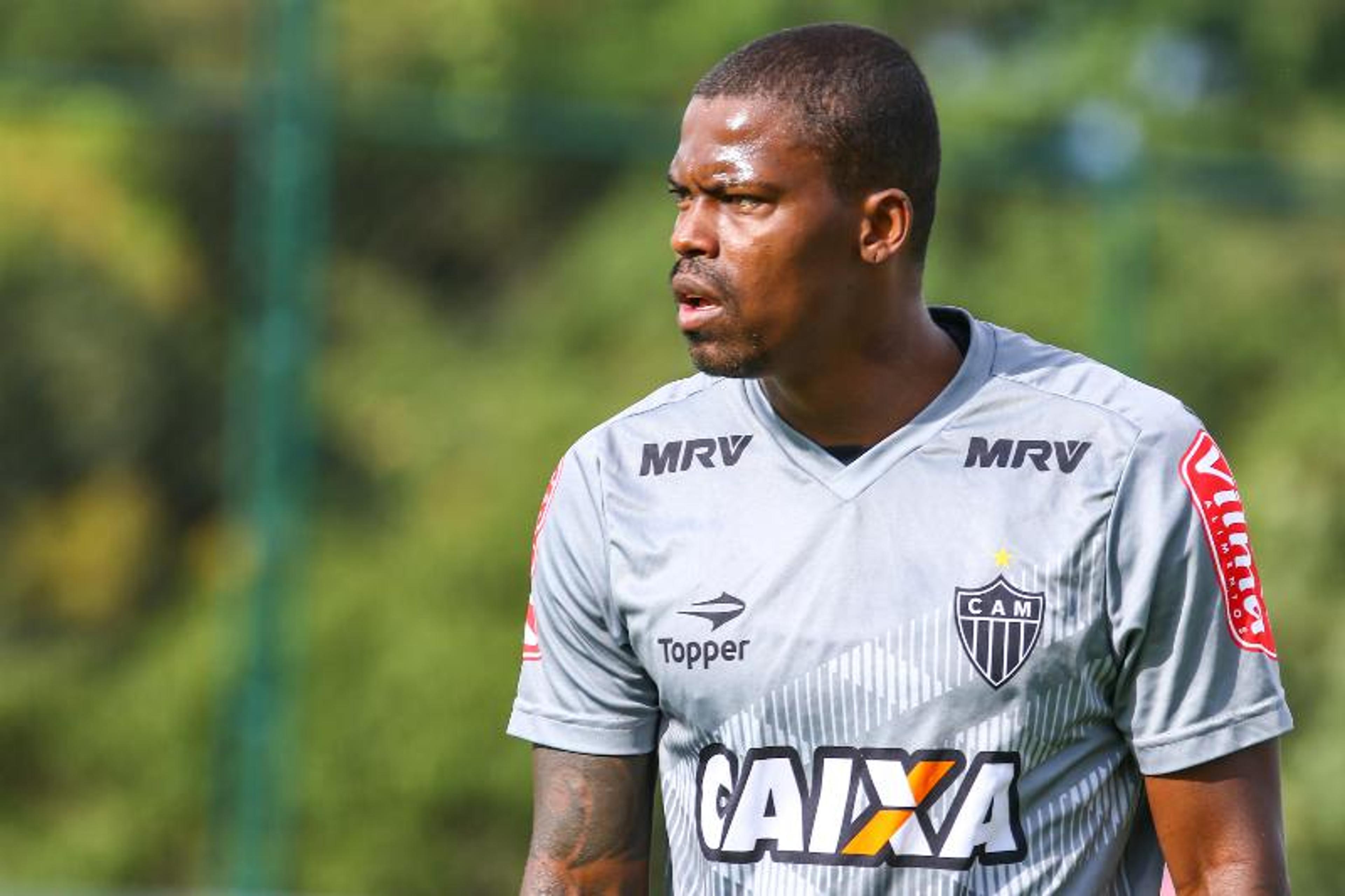 Maicosuel se despede do Galo e fará exames no São Paulo nesta quarta