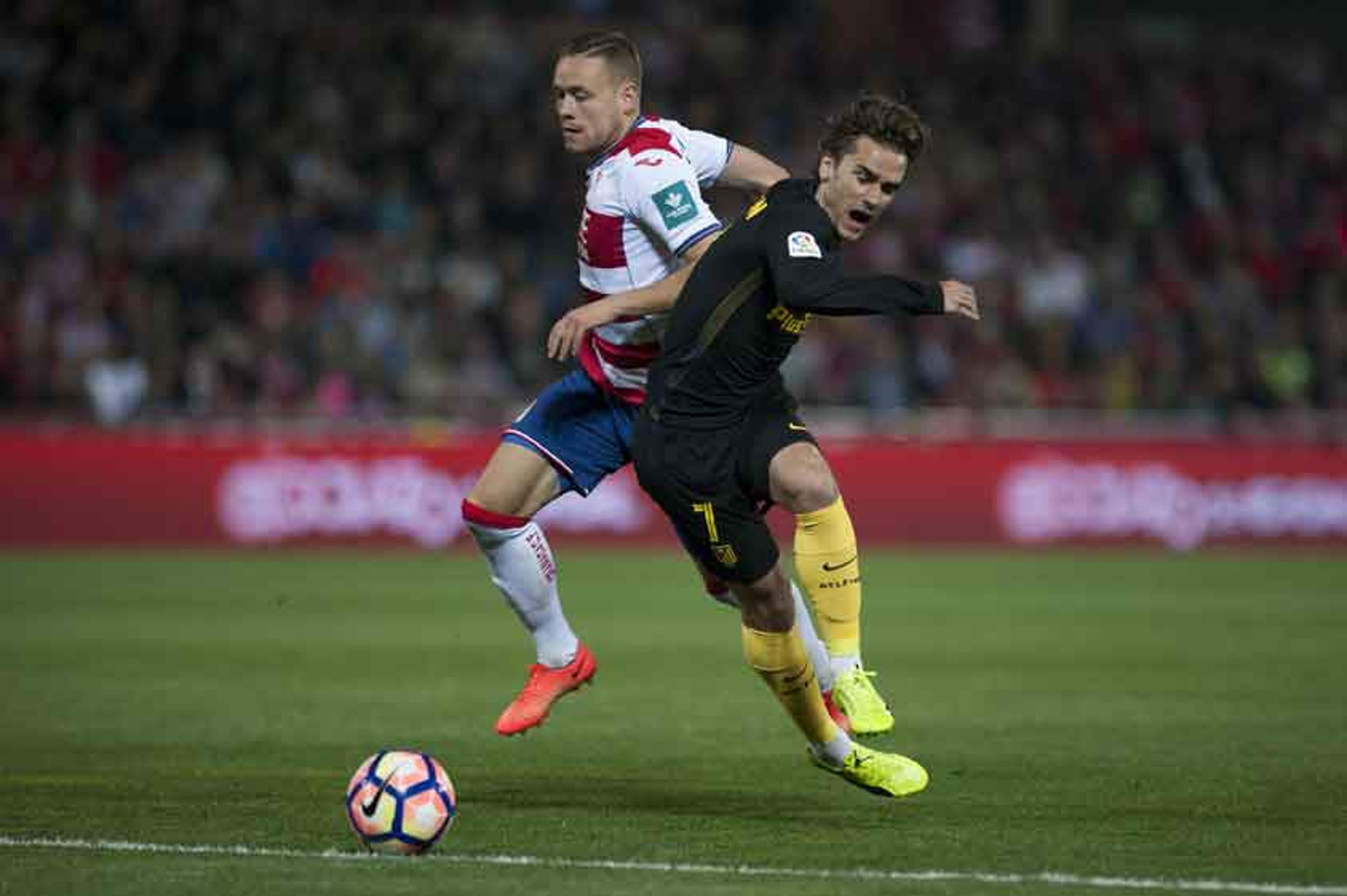 Atlético de Madrid vence o Granada com mais um gol de Griezmann