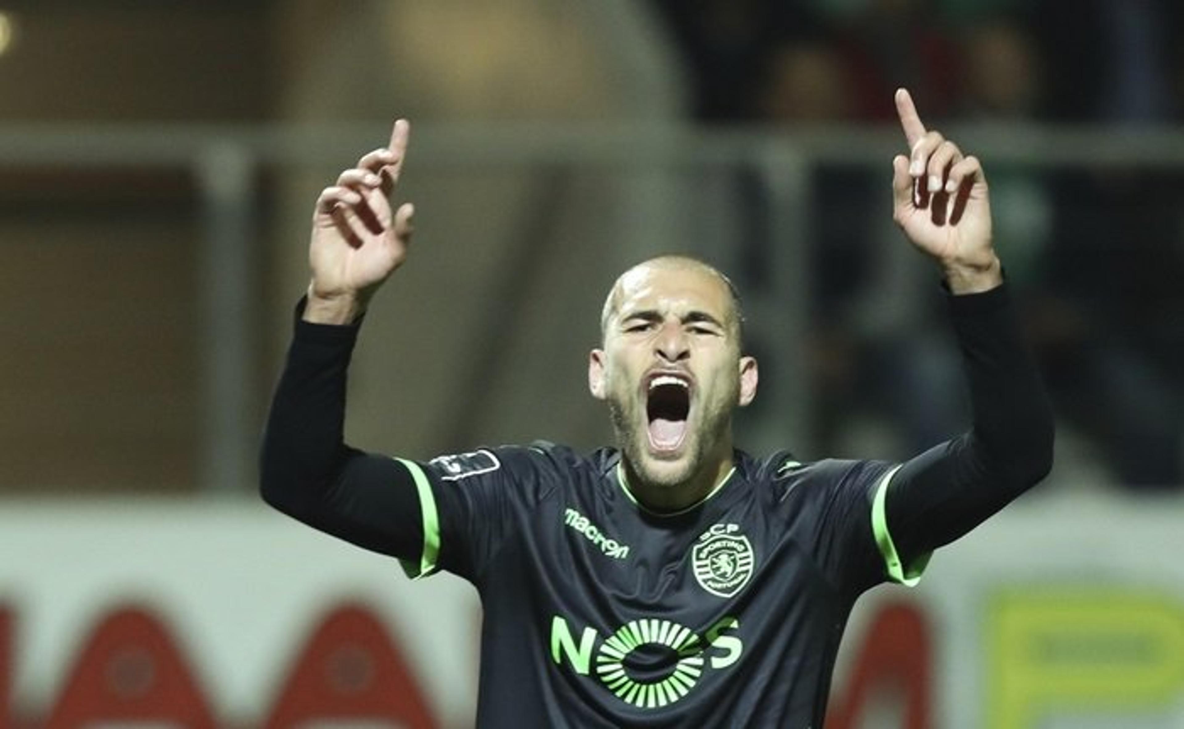 Bas Dost faz quatro, dispara na artilharia, e Sporting vence o Tondela