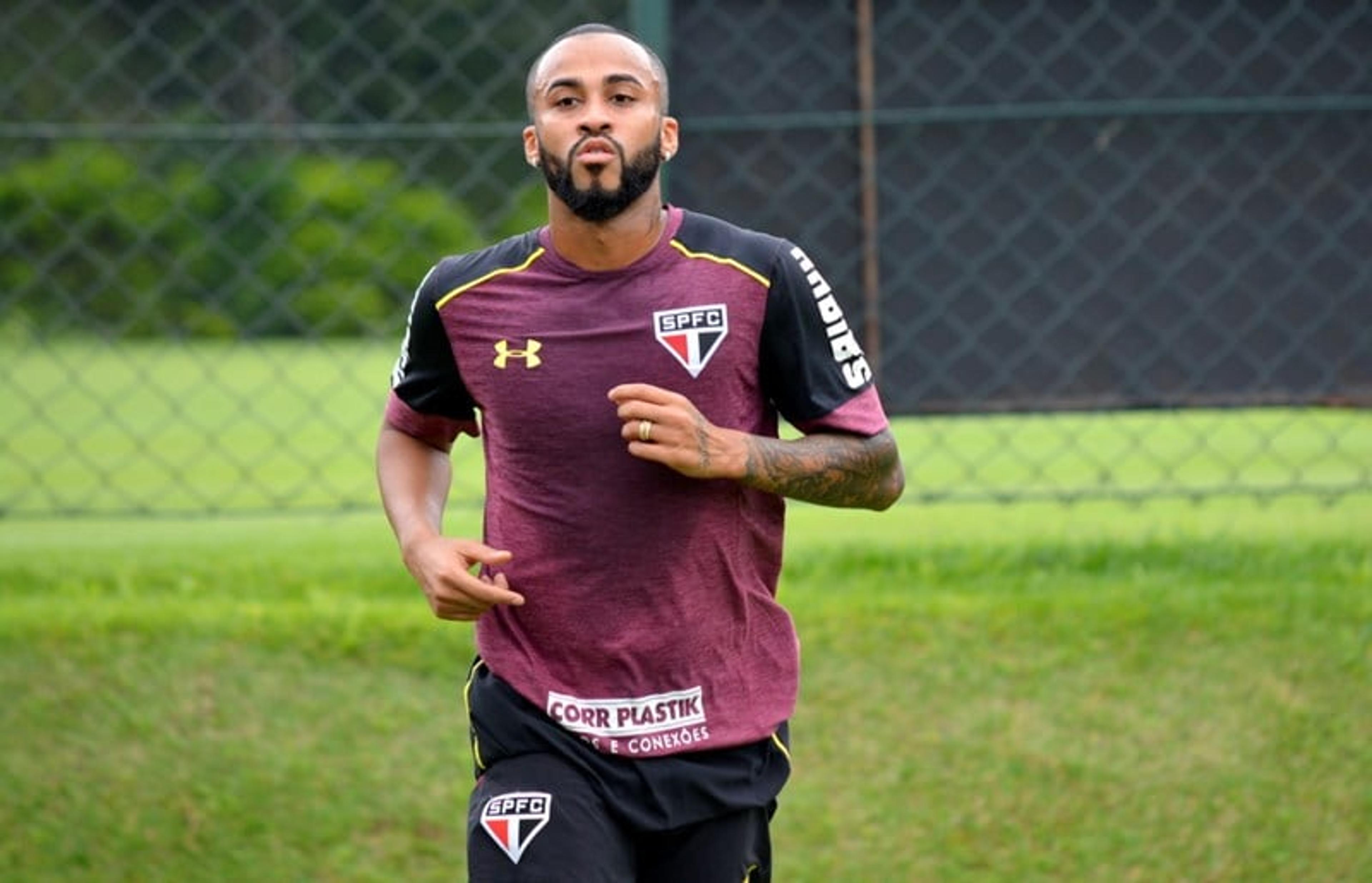 Wesley volta a ser relacionado no São Paulo após quase dois meses