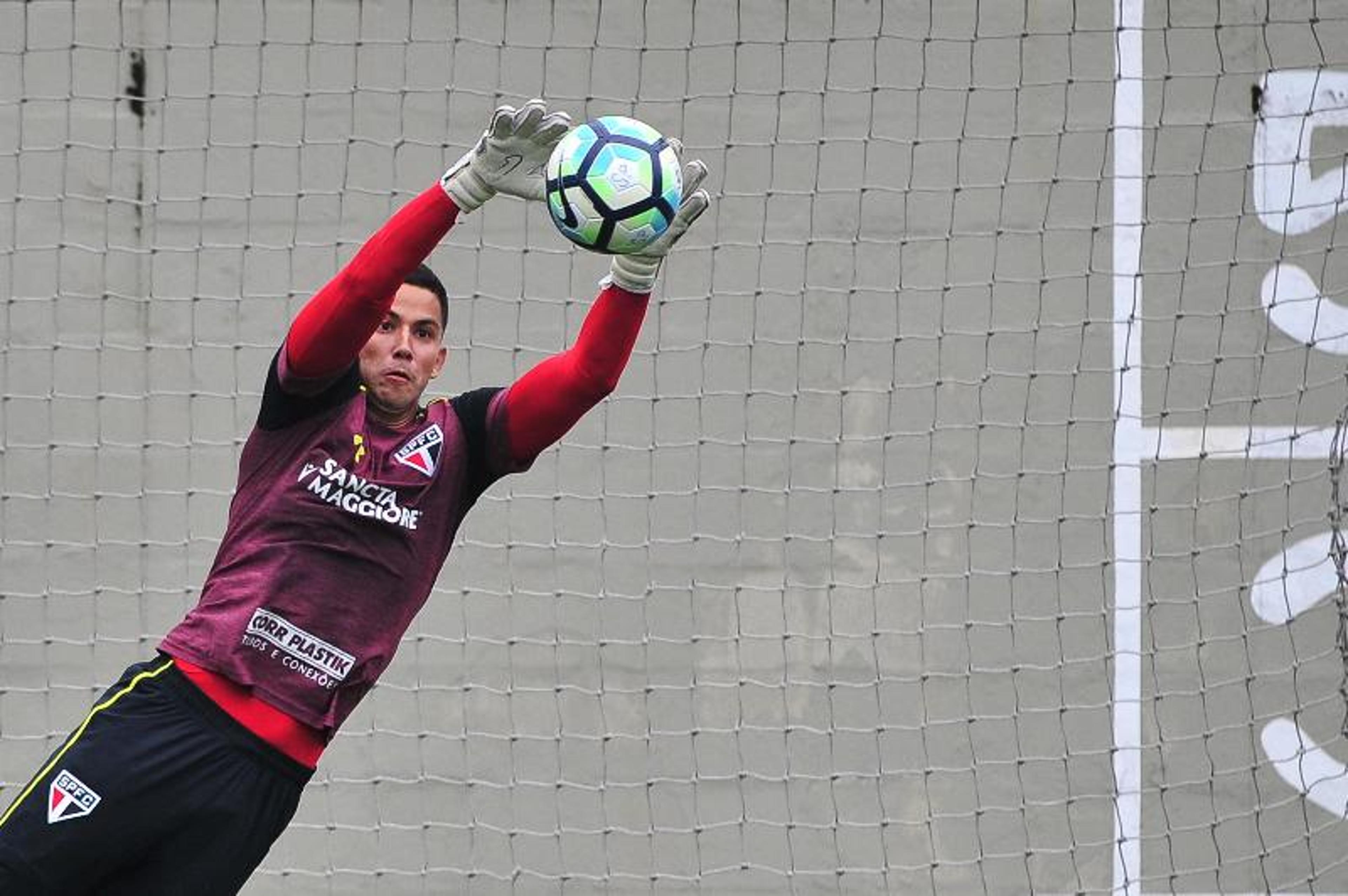 Renan Ribeiro celebra bom momento no São Paulo e relembra longa espera