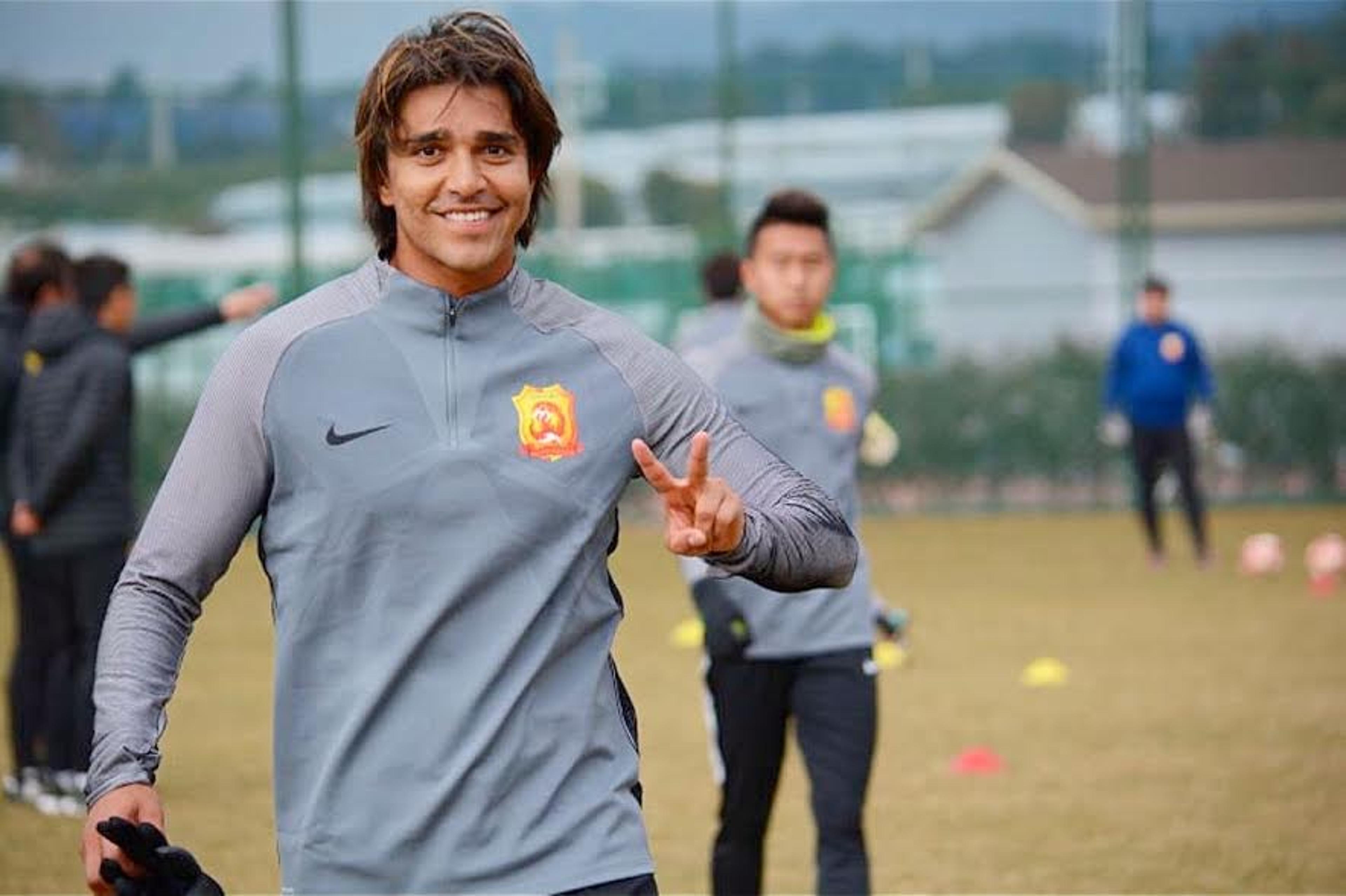 Bom início em time chinês anima Moreno para jogos das Eliminatórias