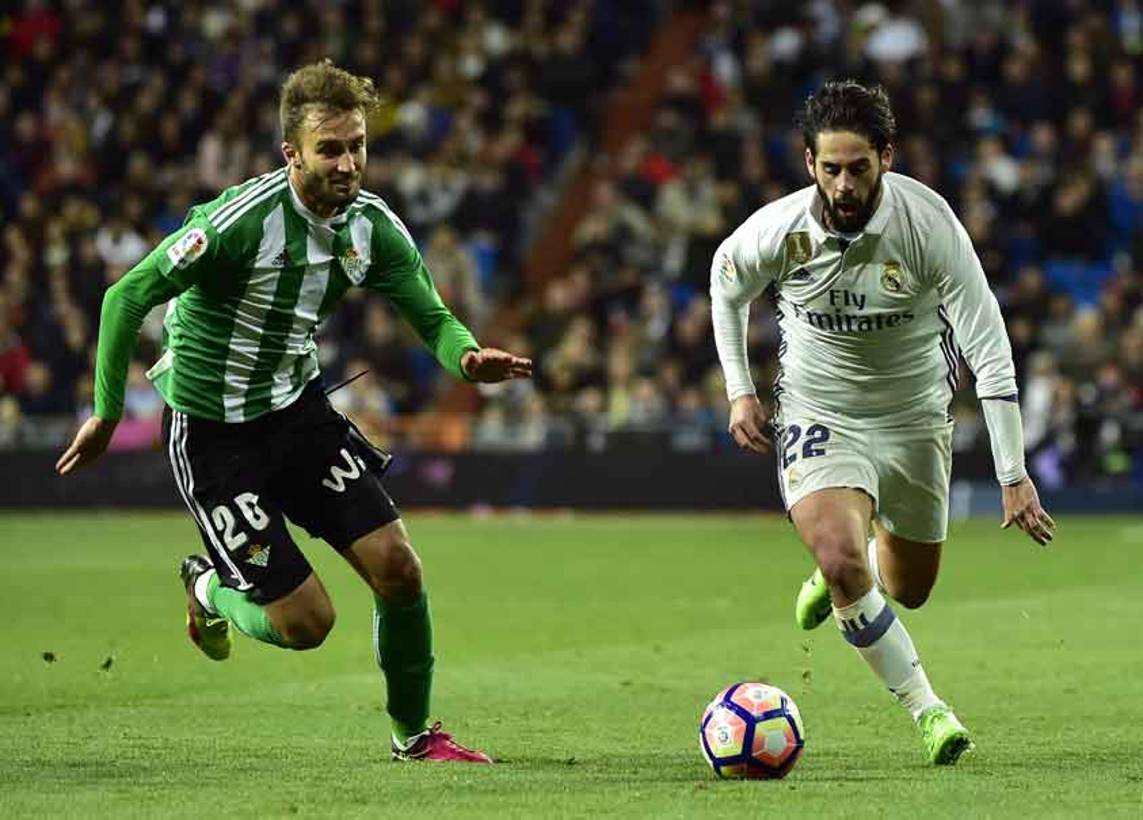 Isco já teria oferta para trocar o Real Madrid pelo Barcelona, diz rádio