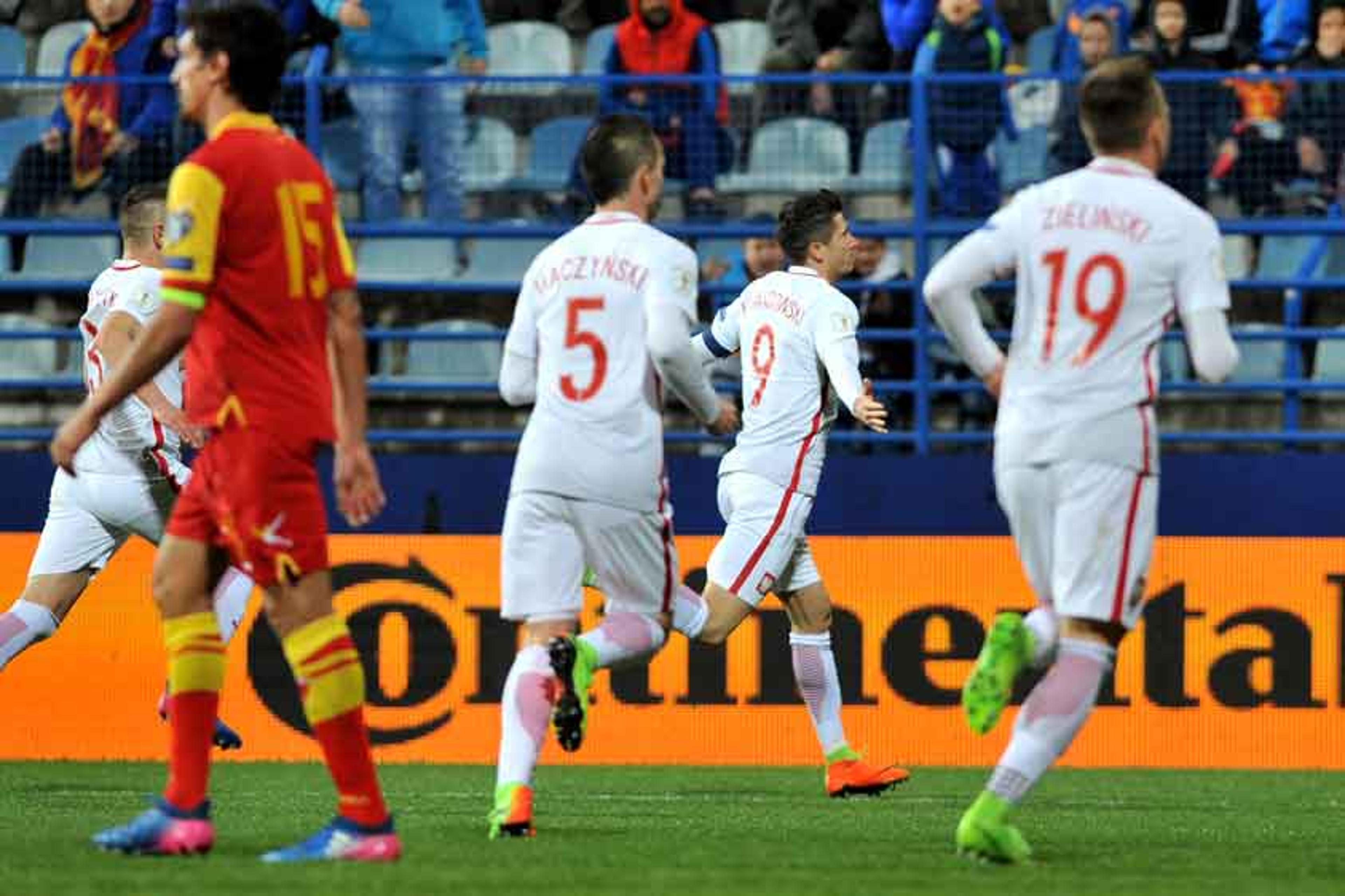 Polônia vence Montenegro e fica perto de vaga para Copa do Mundo