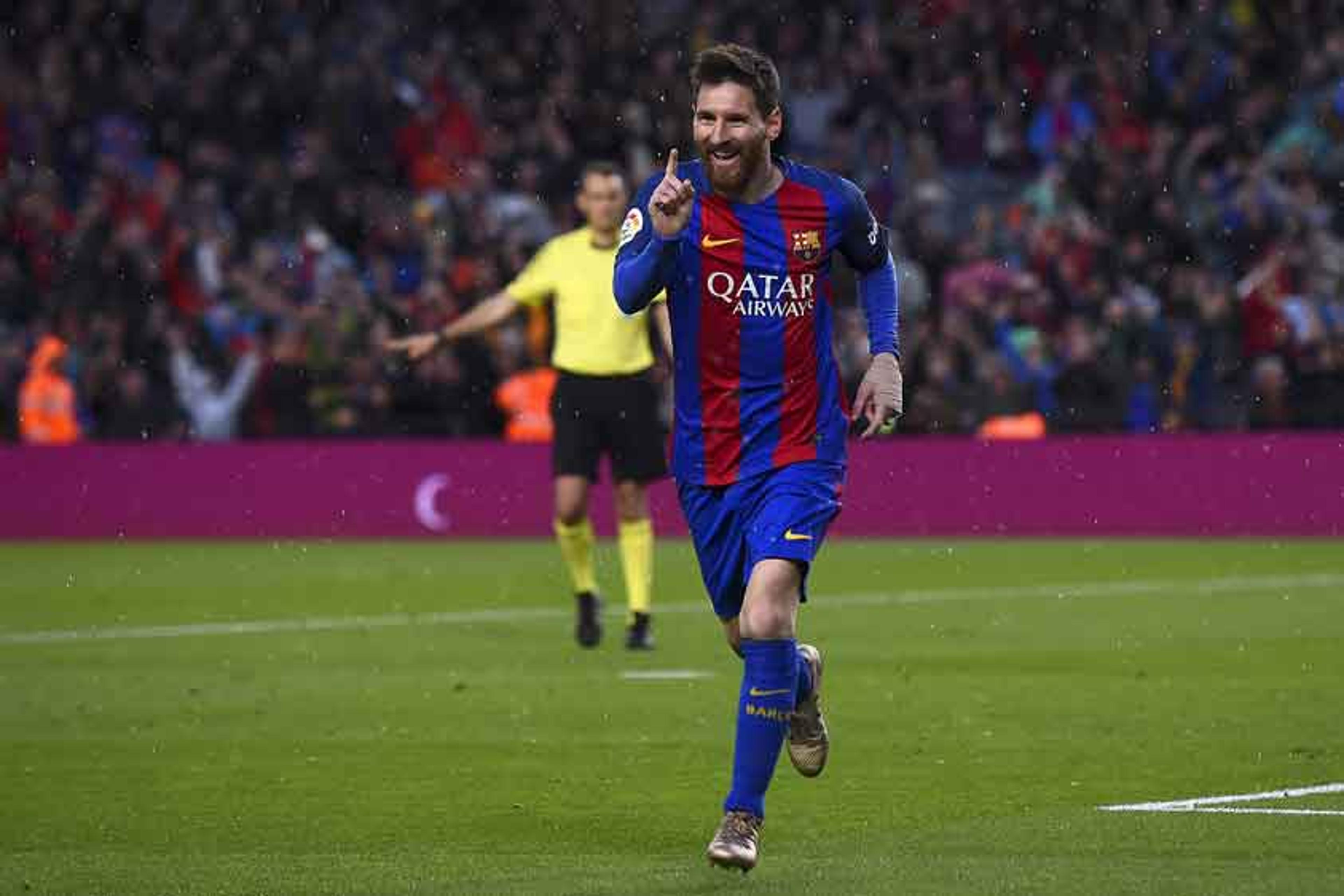 Messi faz dois, Suárez anota golaço, e Barcelona despacha o Sevilla