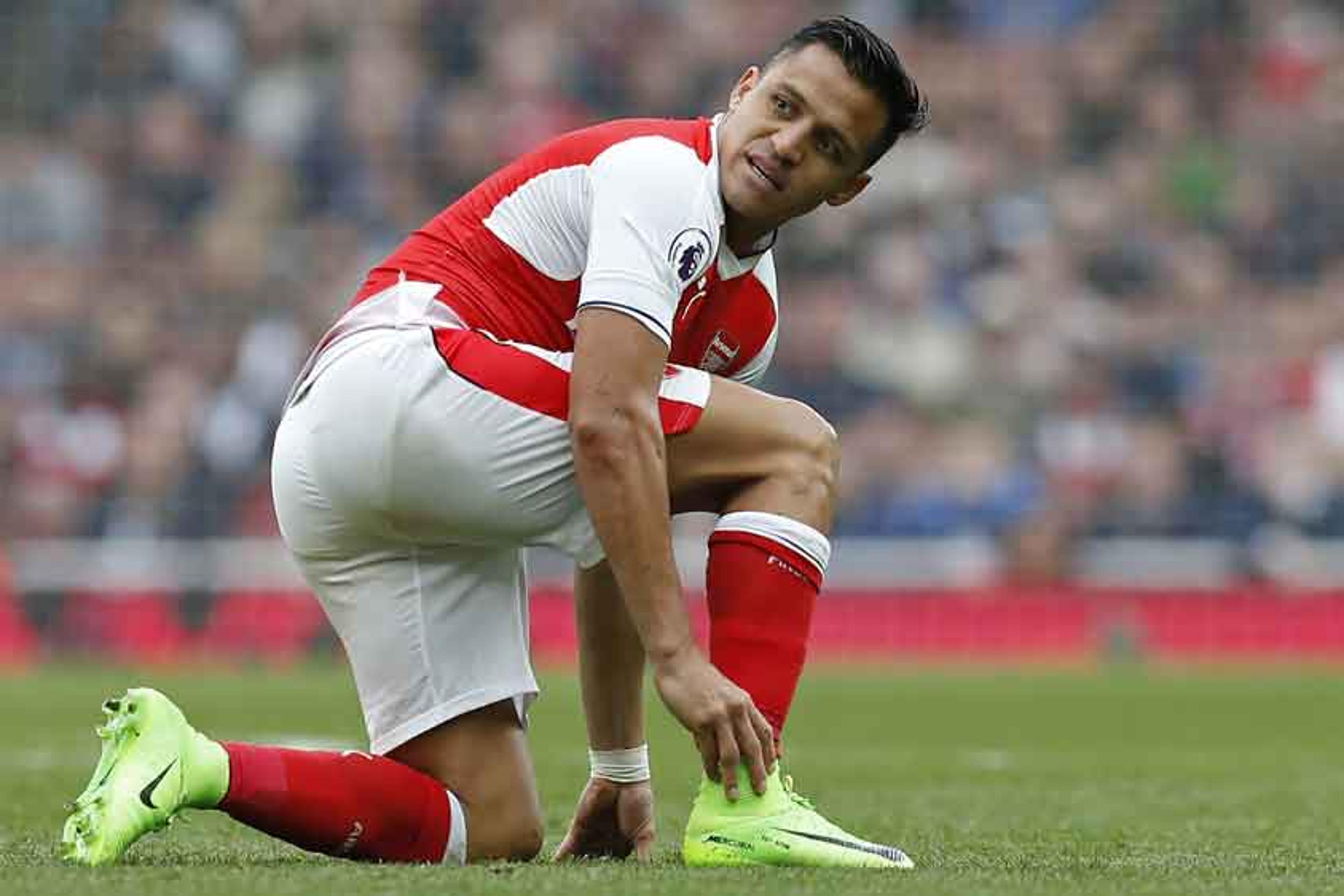 ‘Não entendo alguém querer sair do Arsenal, diz Wenger sobre Sánchez