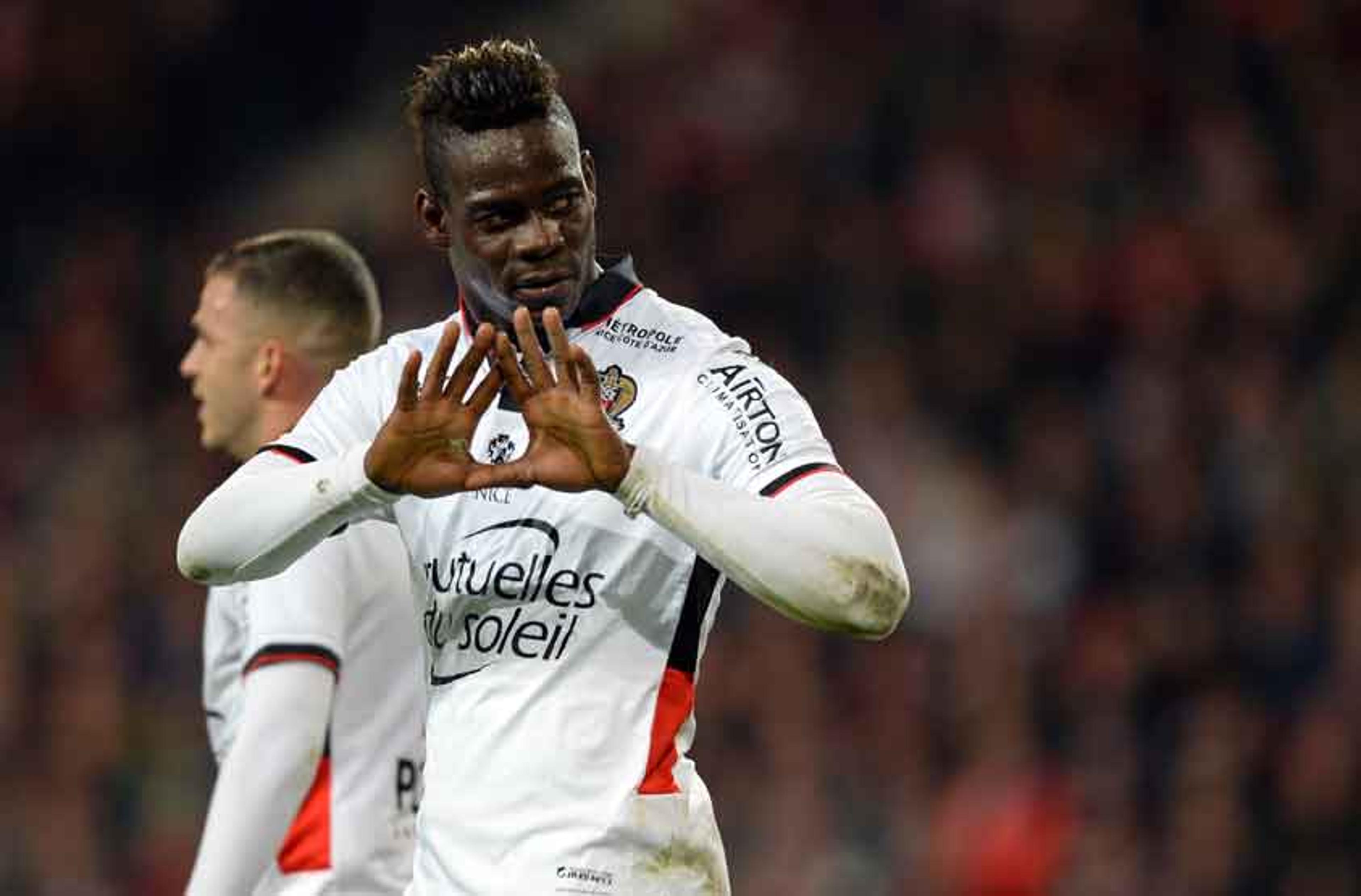 Balotelli brilha, faz dois, e Nice vence o Lille pelo Campeonato Francês