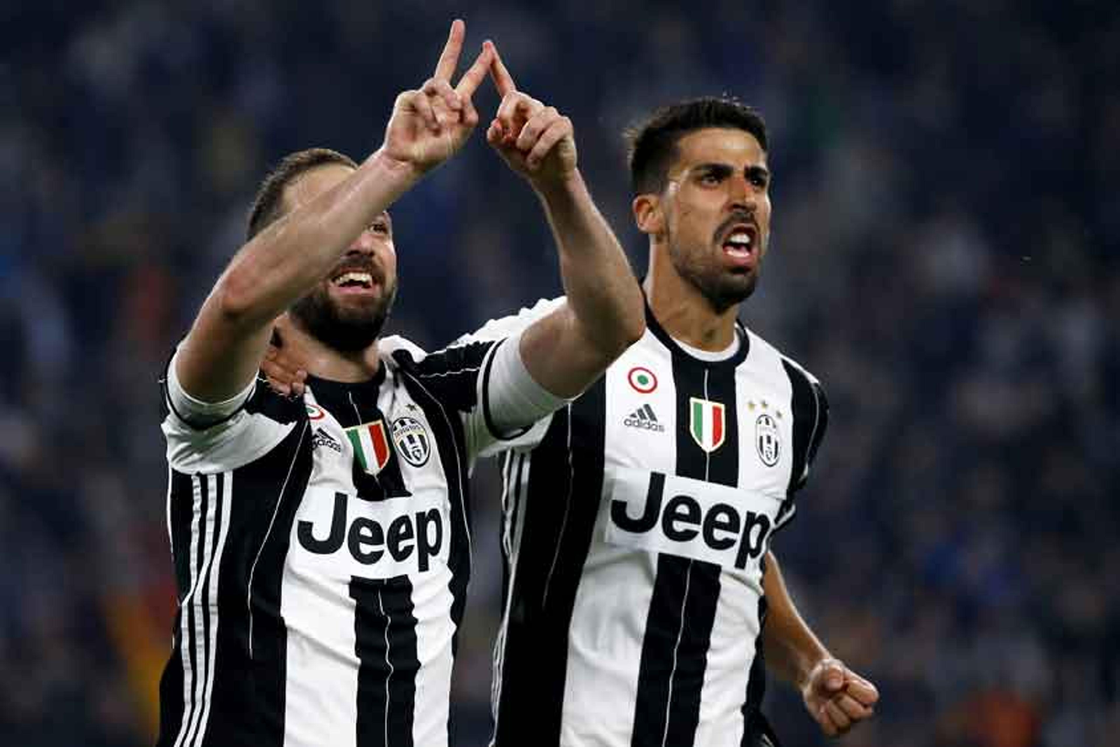 Higuaín brilha, Juventus vence e aguarda o Barcelona na Champions