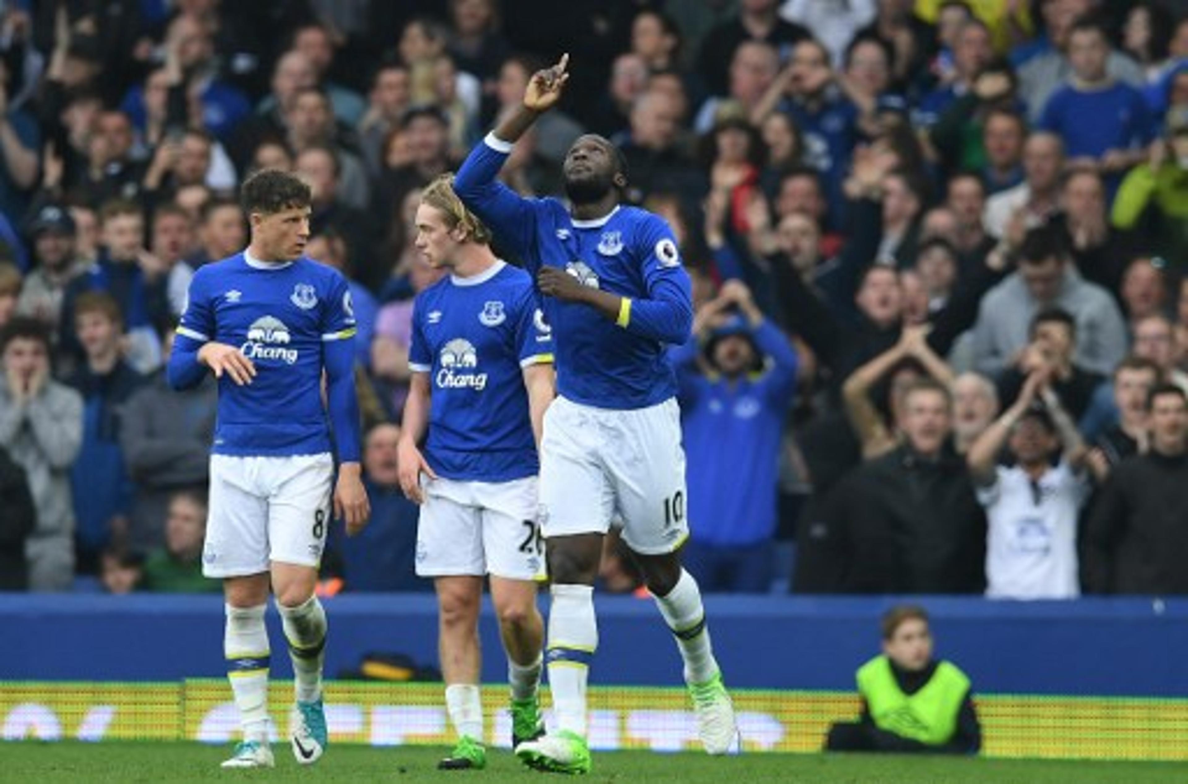 Inglês: Everton vence e respira pela Liga Europa, enquanto Leicester tropeça antes da Champions