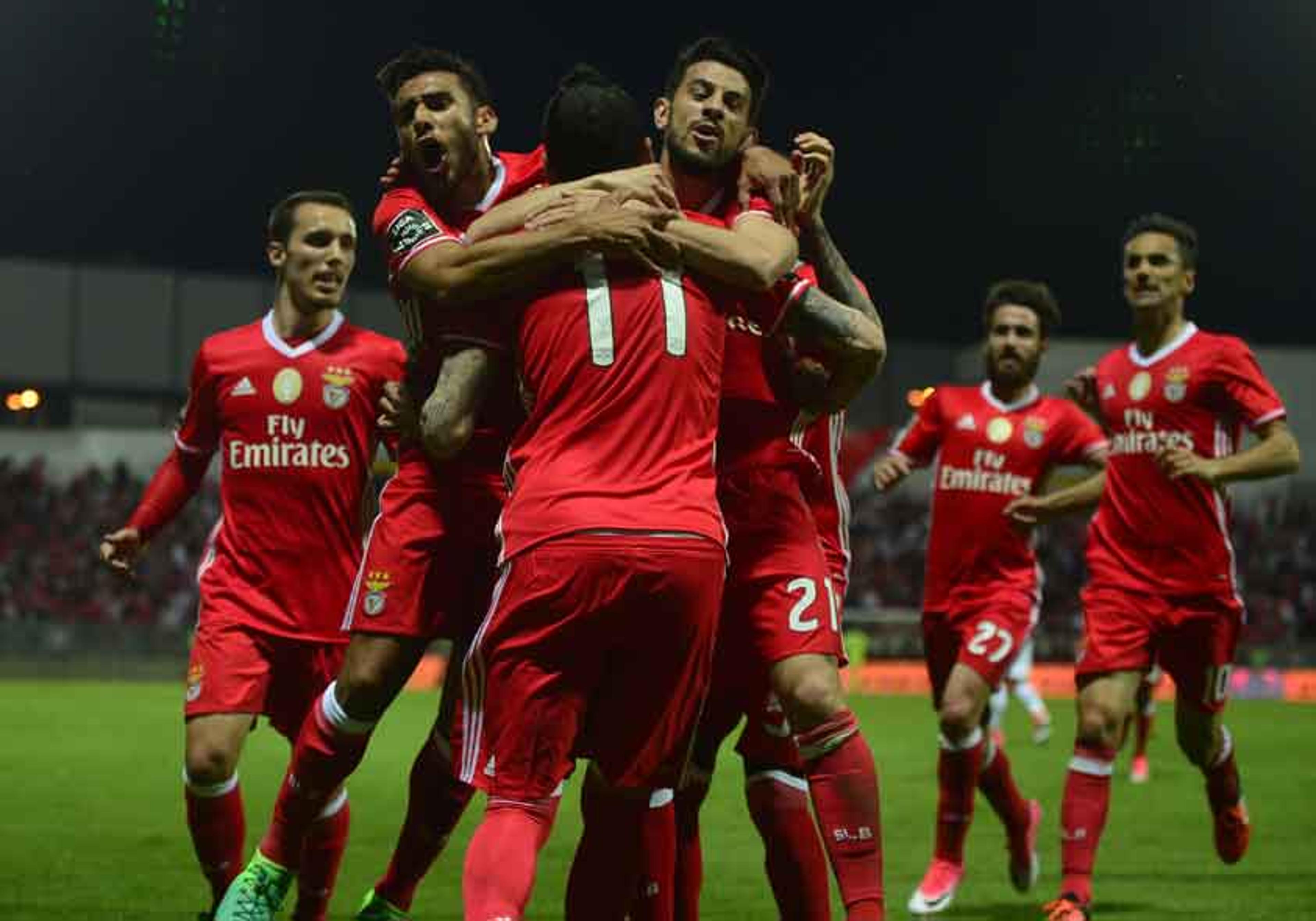 Benfica vence apertado o Moreirense e retoma liderança do Português