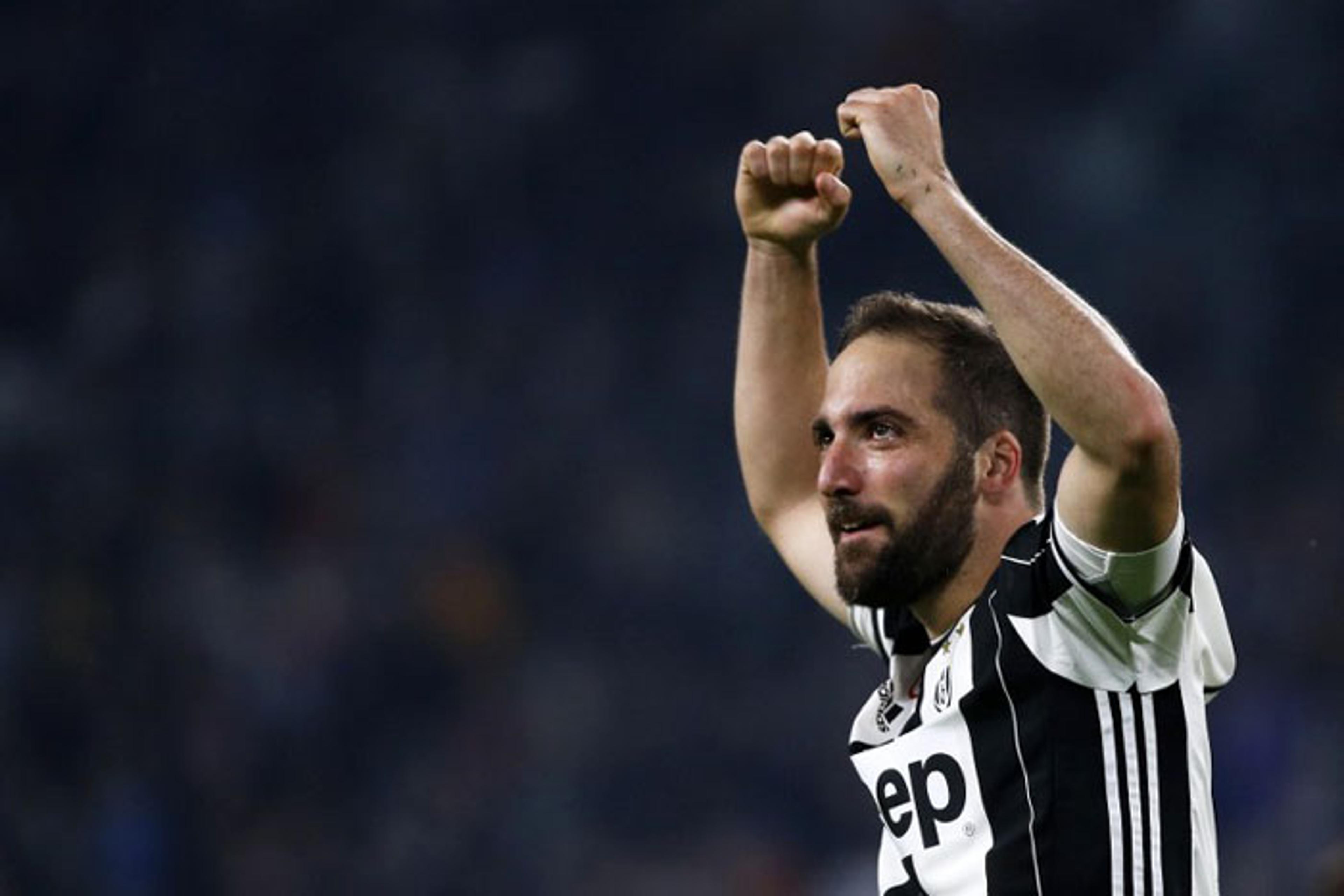 Higuaín não subestima Barcelona: ‘Mostrou que pode fazer milagres’