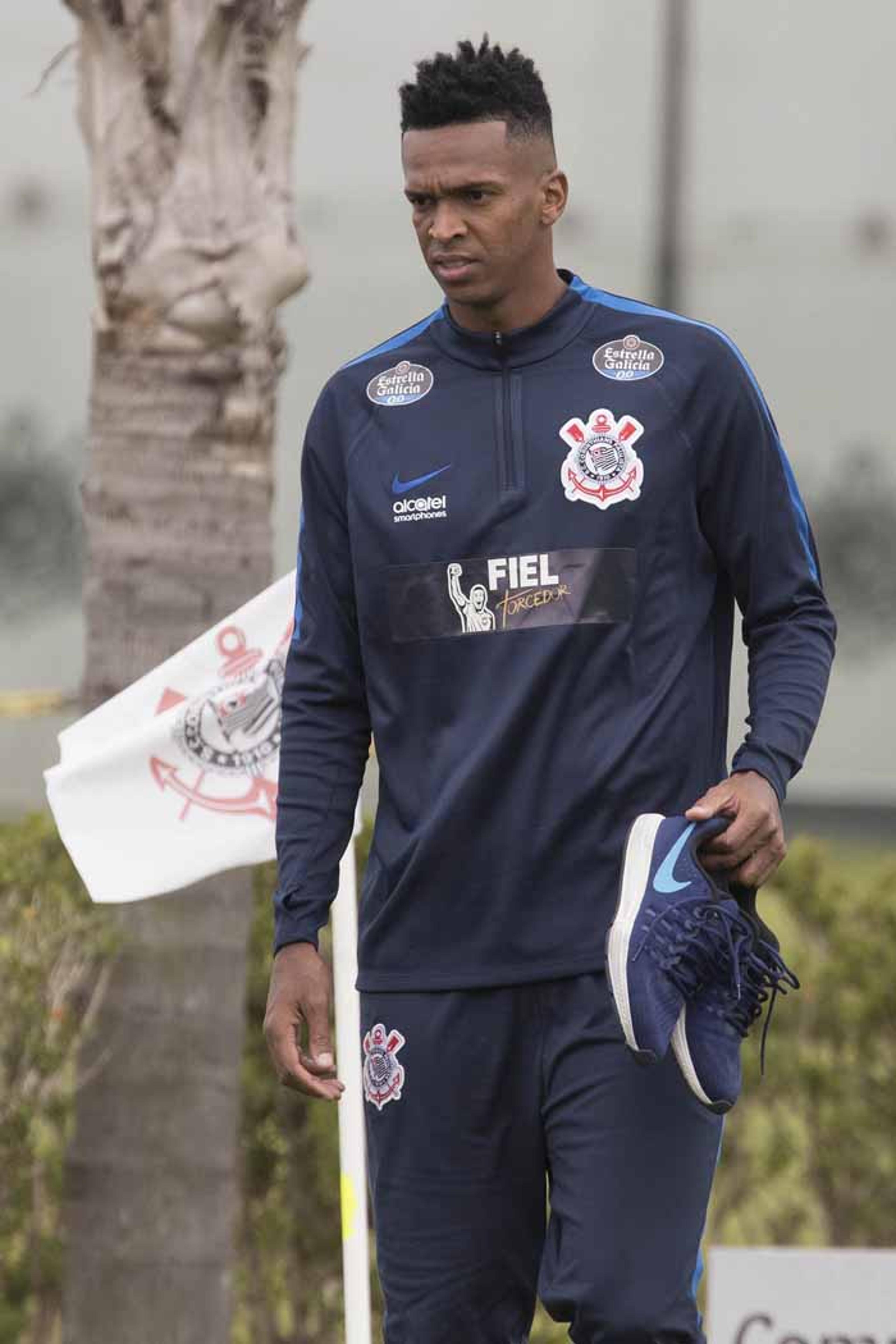 Com ‘tanque cheio’, Jô faz gol até em treino e é confirmado no Majestoso