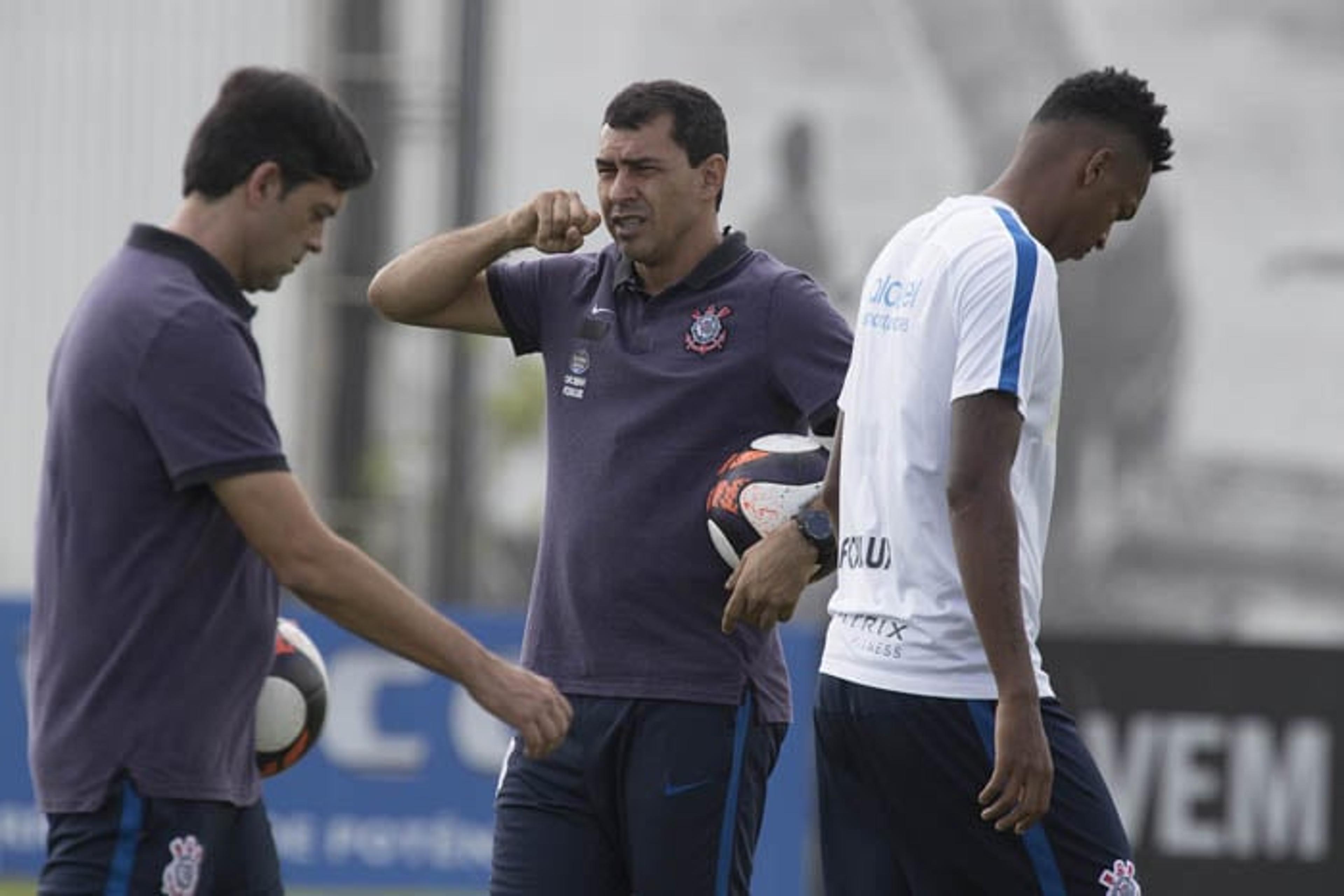 Carille faz testes e treina sem titular, mas prevê Corinthians ideal na semi