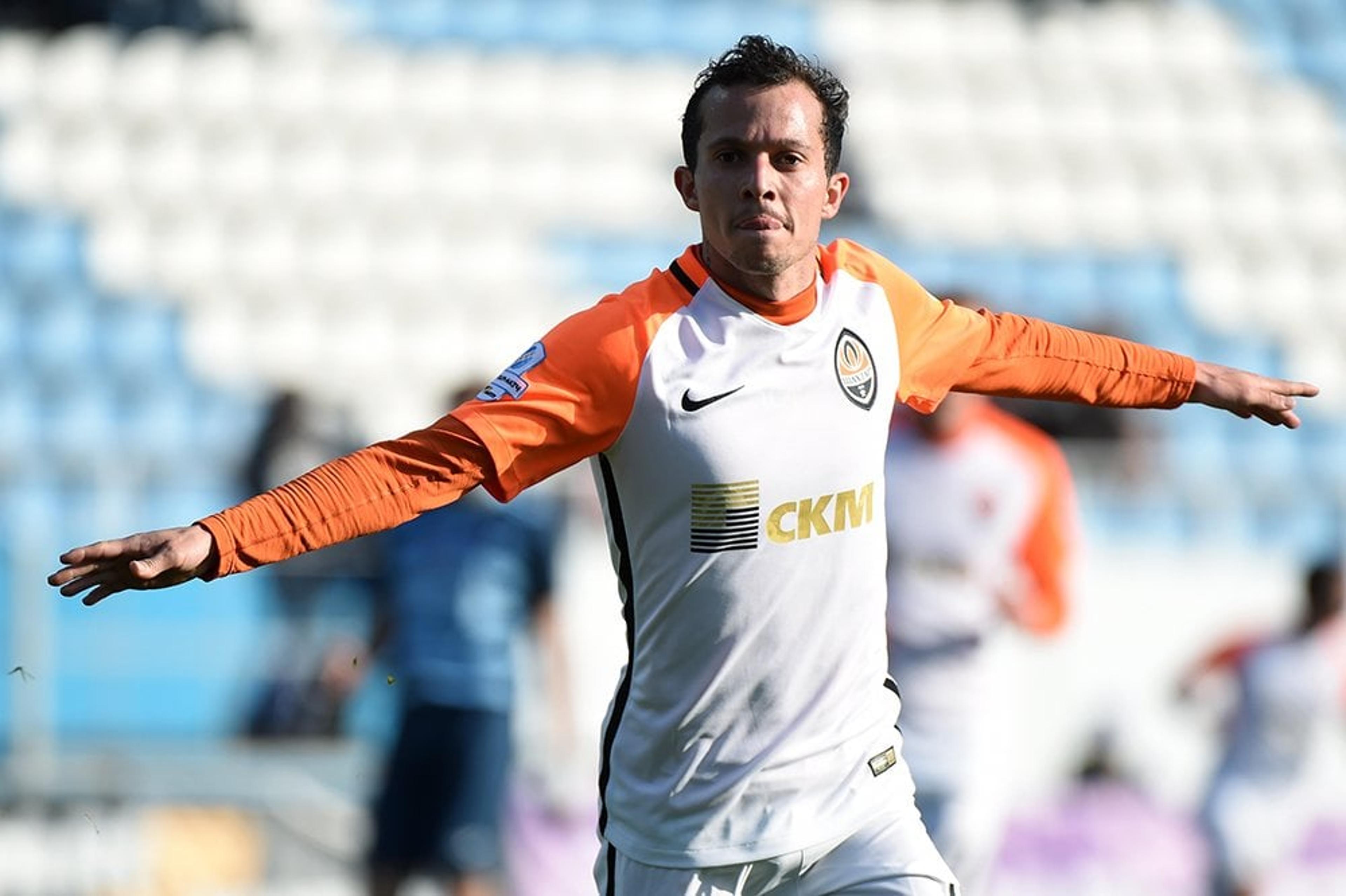 Bernard e Taison marcam em vitória do Shakhtar Donetsk no Ucraniano