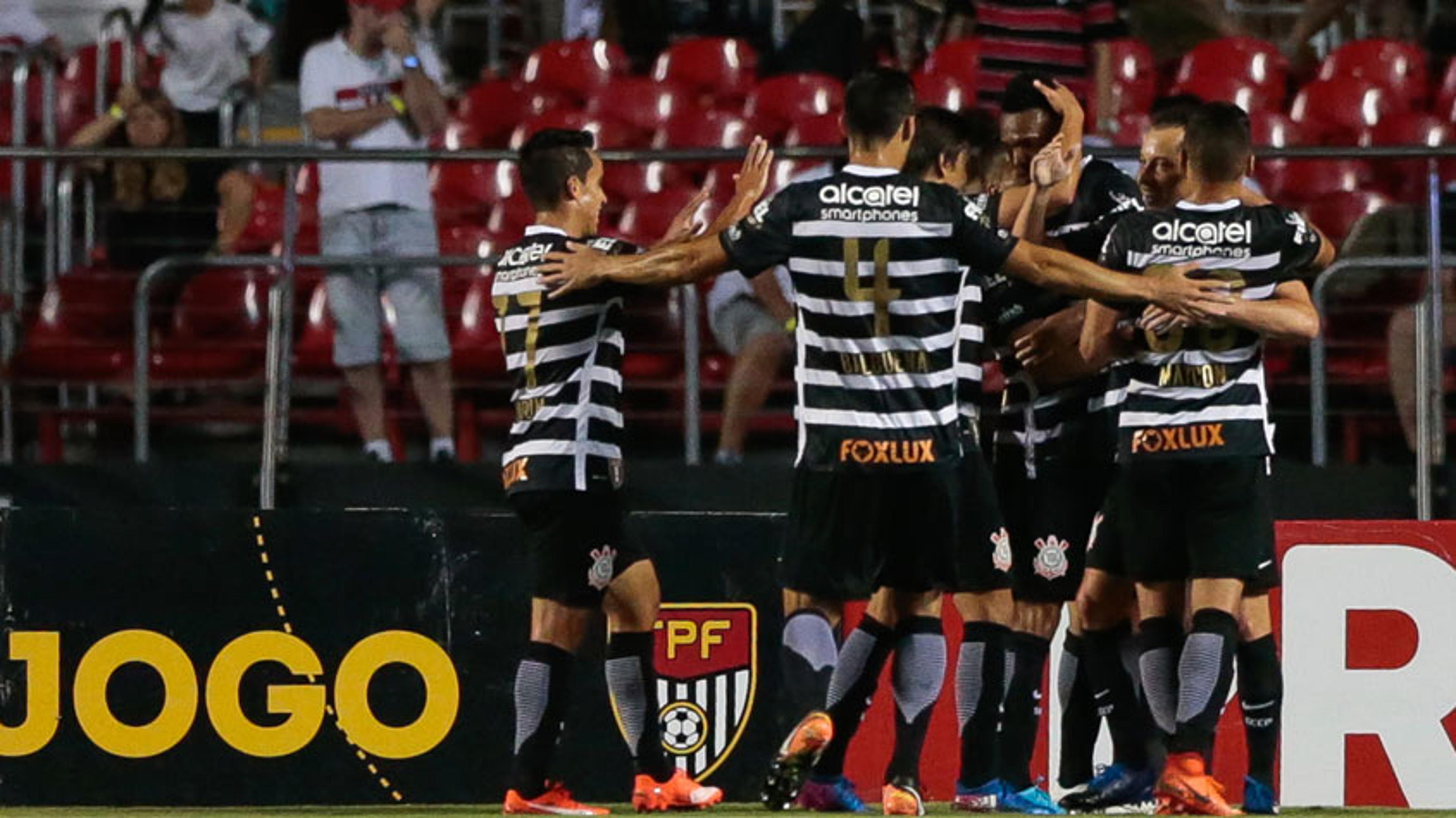 Carille deixa o Majestoso encantado com Rodrigo Caio e feliz por atuação