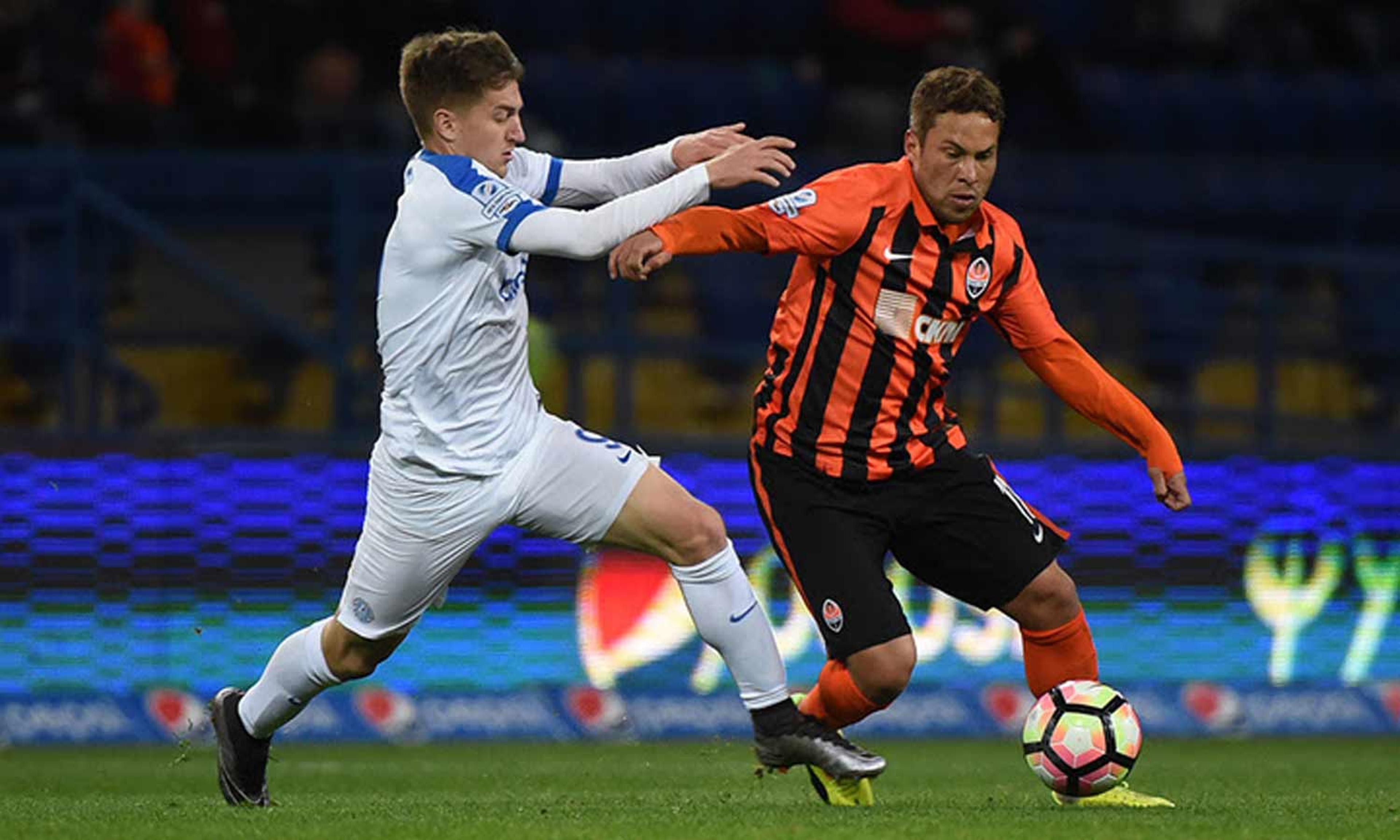 Com gol brasileiro, Shakhtar vence e está na final da Copa da Ucrânia