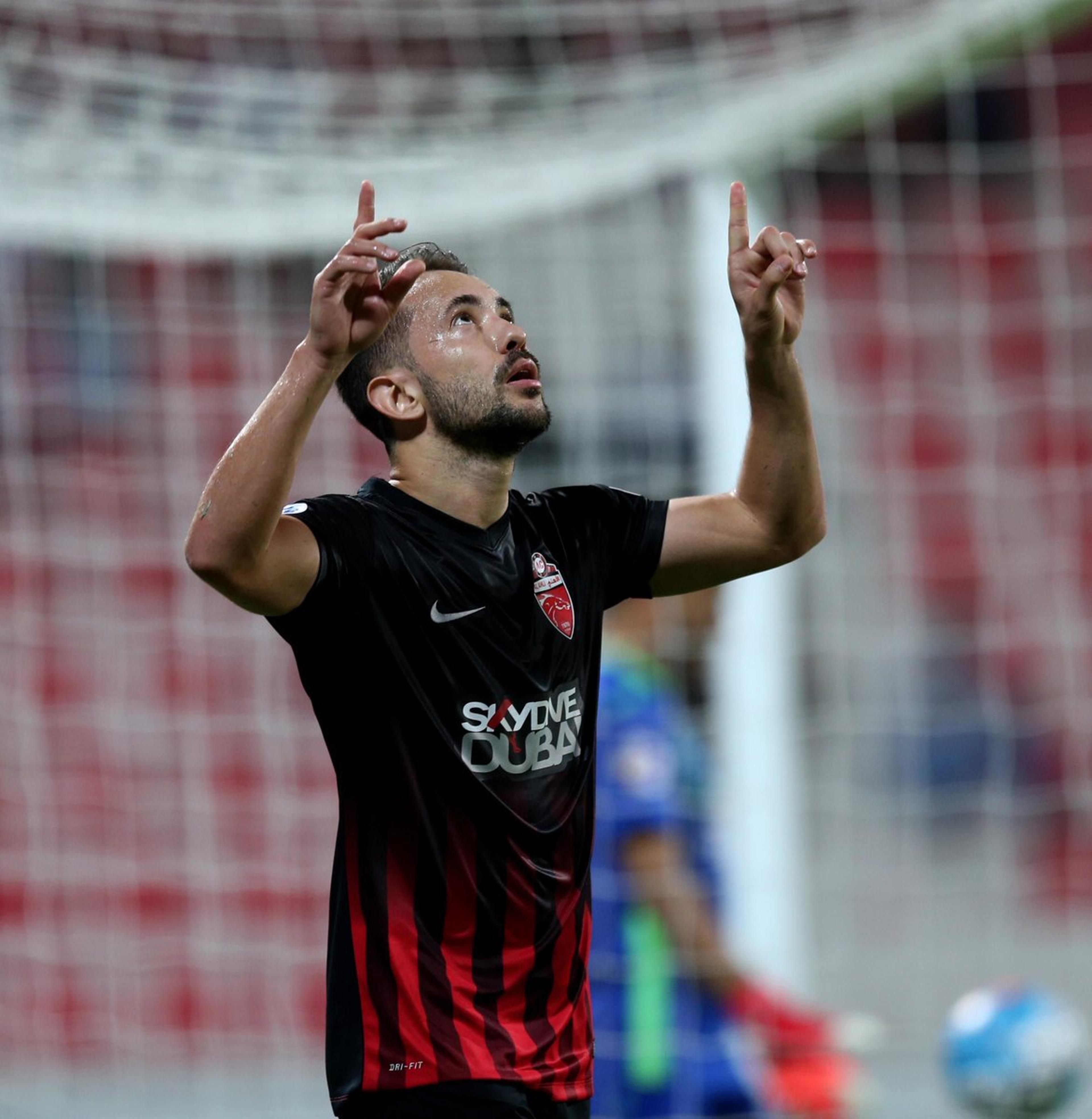 São Paulo volta a carga por Everton Ribeiro; Leco assume as conversas