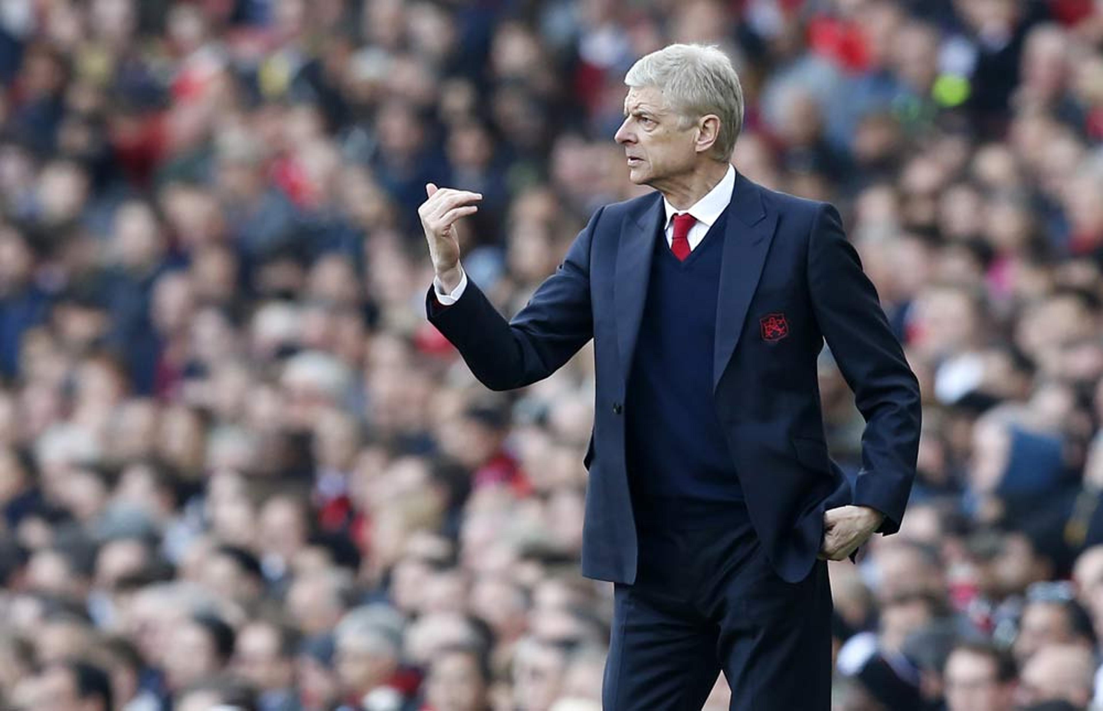 Tributo a Wenger! Personalidades homenageiam técnico do Arsenal