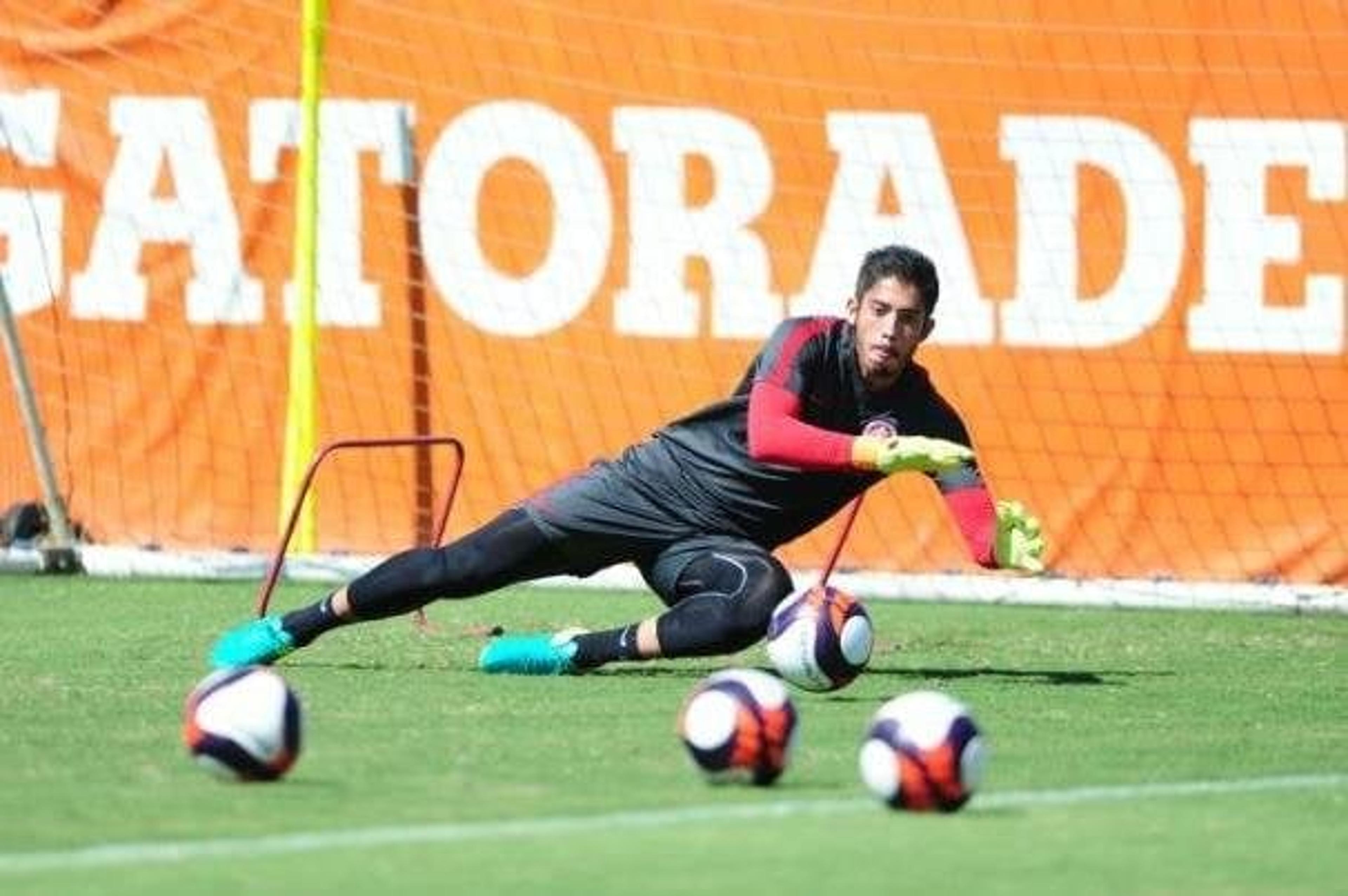 Daniel é baixa do Internacional para encarar o Avaí