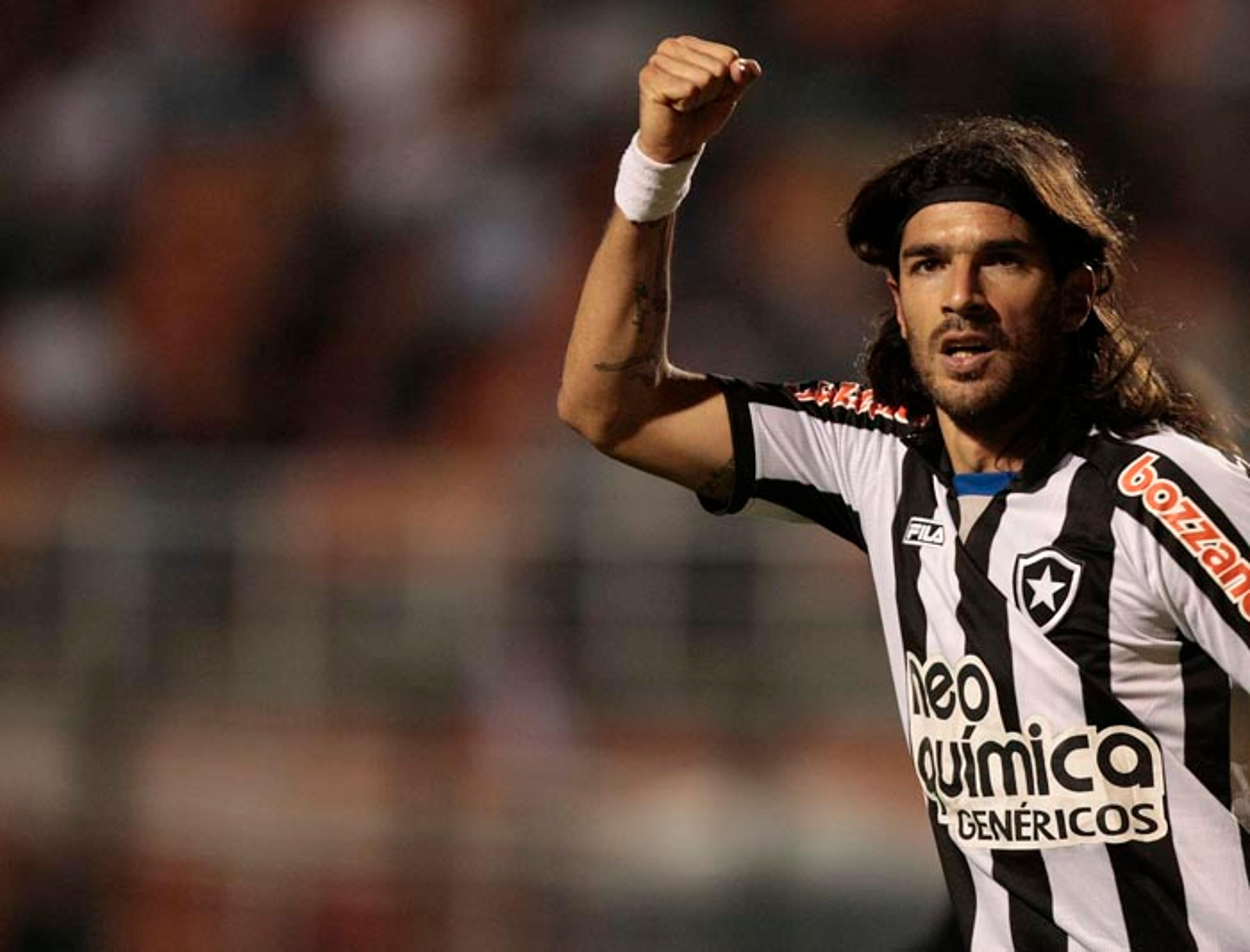 TIM 4G: Loco Abreu, o inesquecível camisa 13 do Botafogo